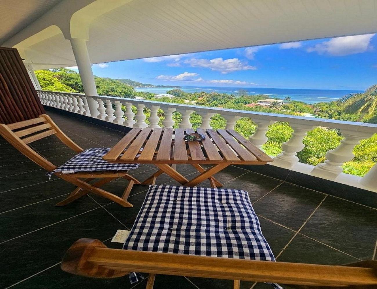 Au Lever Du Soleil Guest House Sea View photo 2
