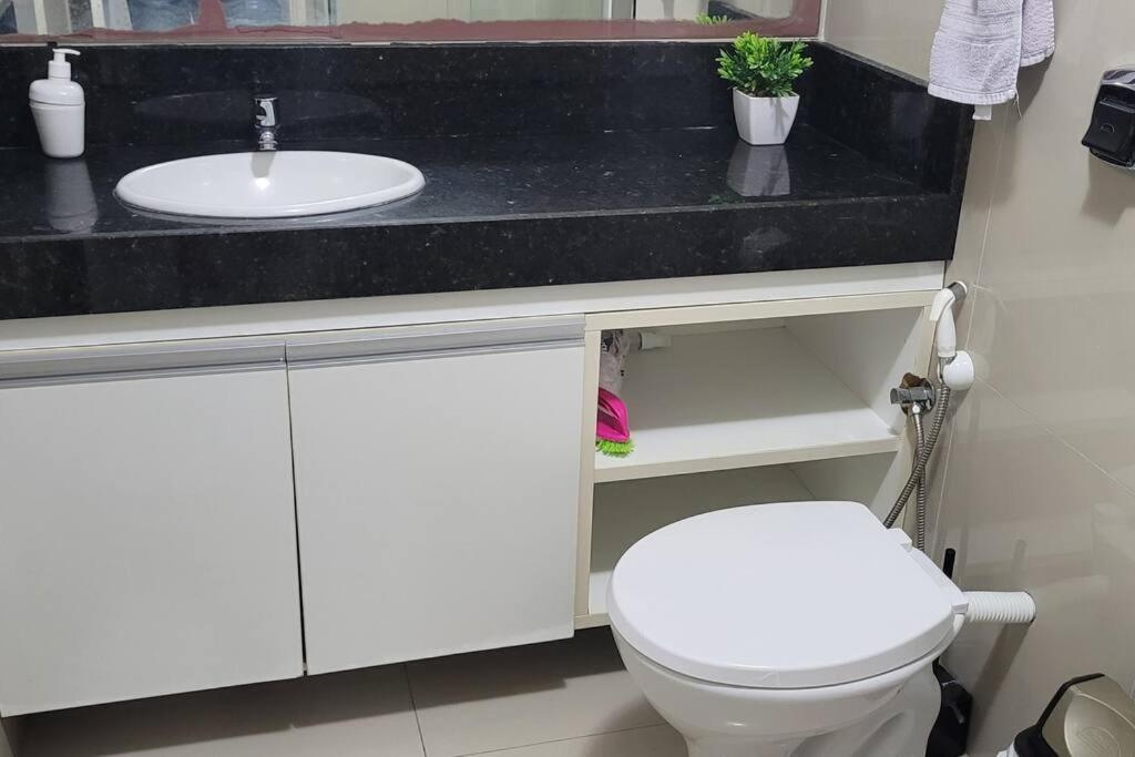 Apartamento a 150 metros da Praia, e Piscina na Cobertura do Prédio