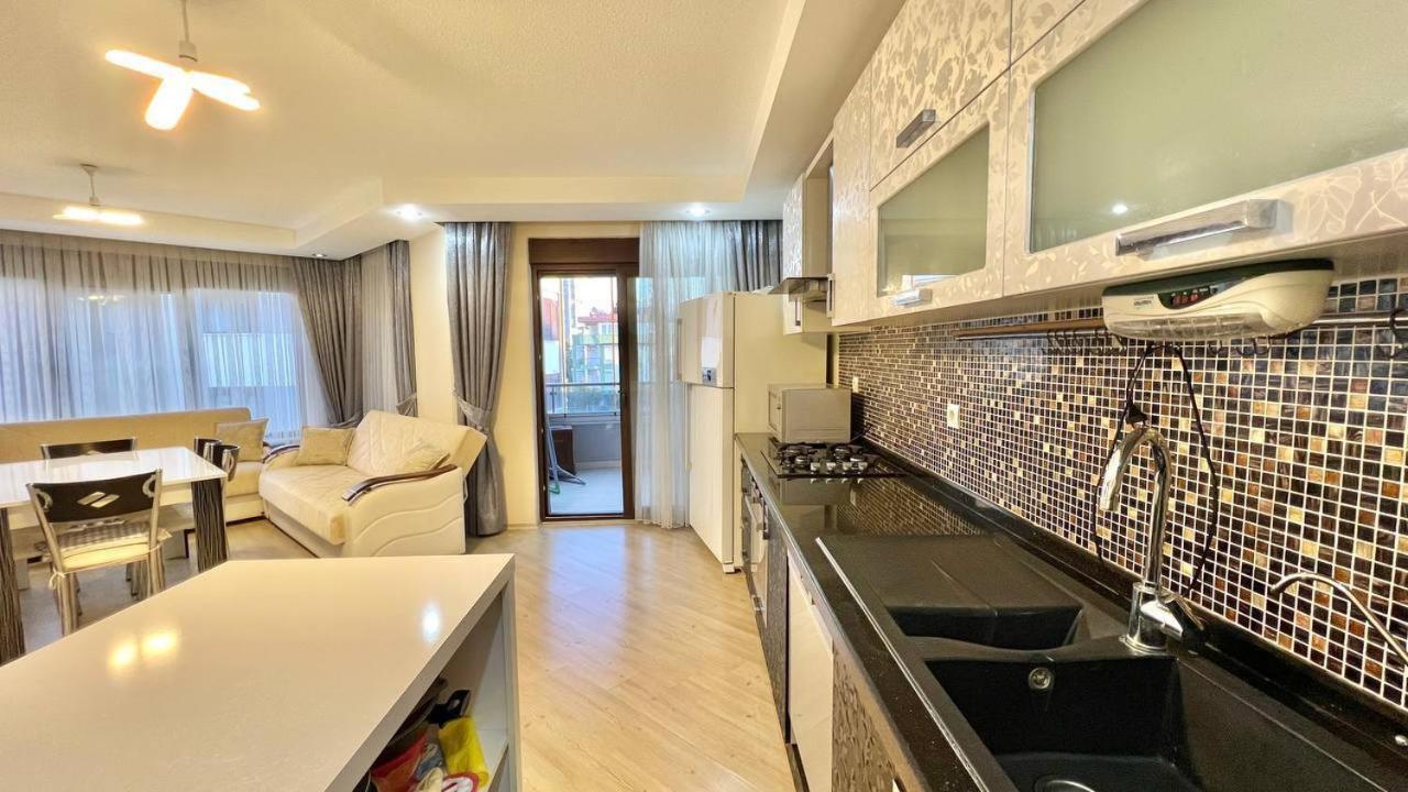 Sunny apartment in antalya