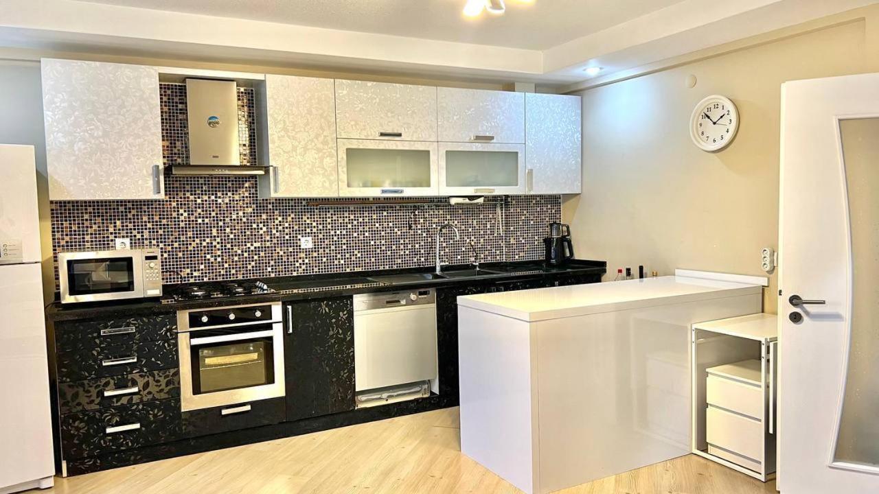 Sunny apartment in antalya