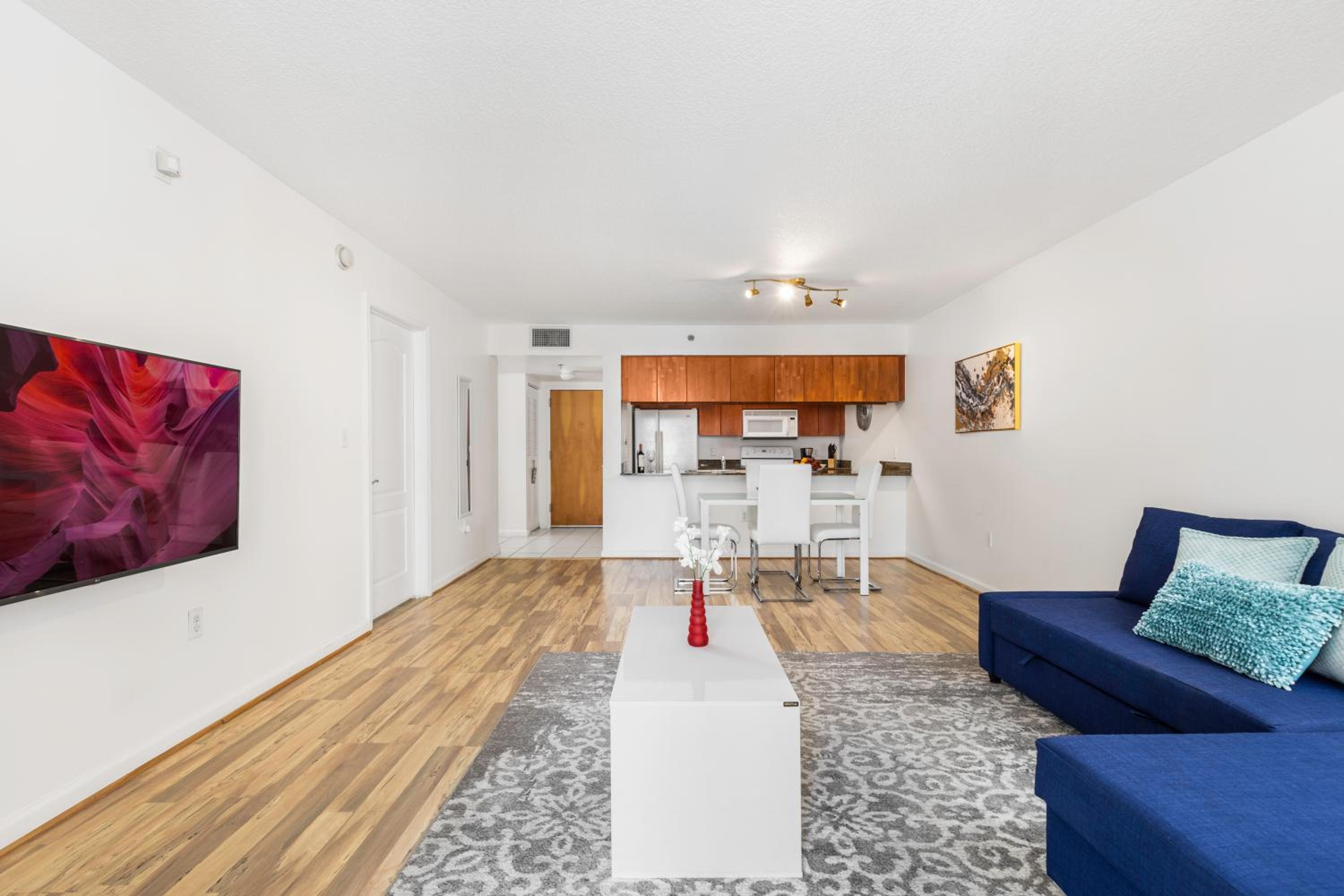 1Bd Apt with Free Parking and Amazing View
