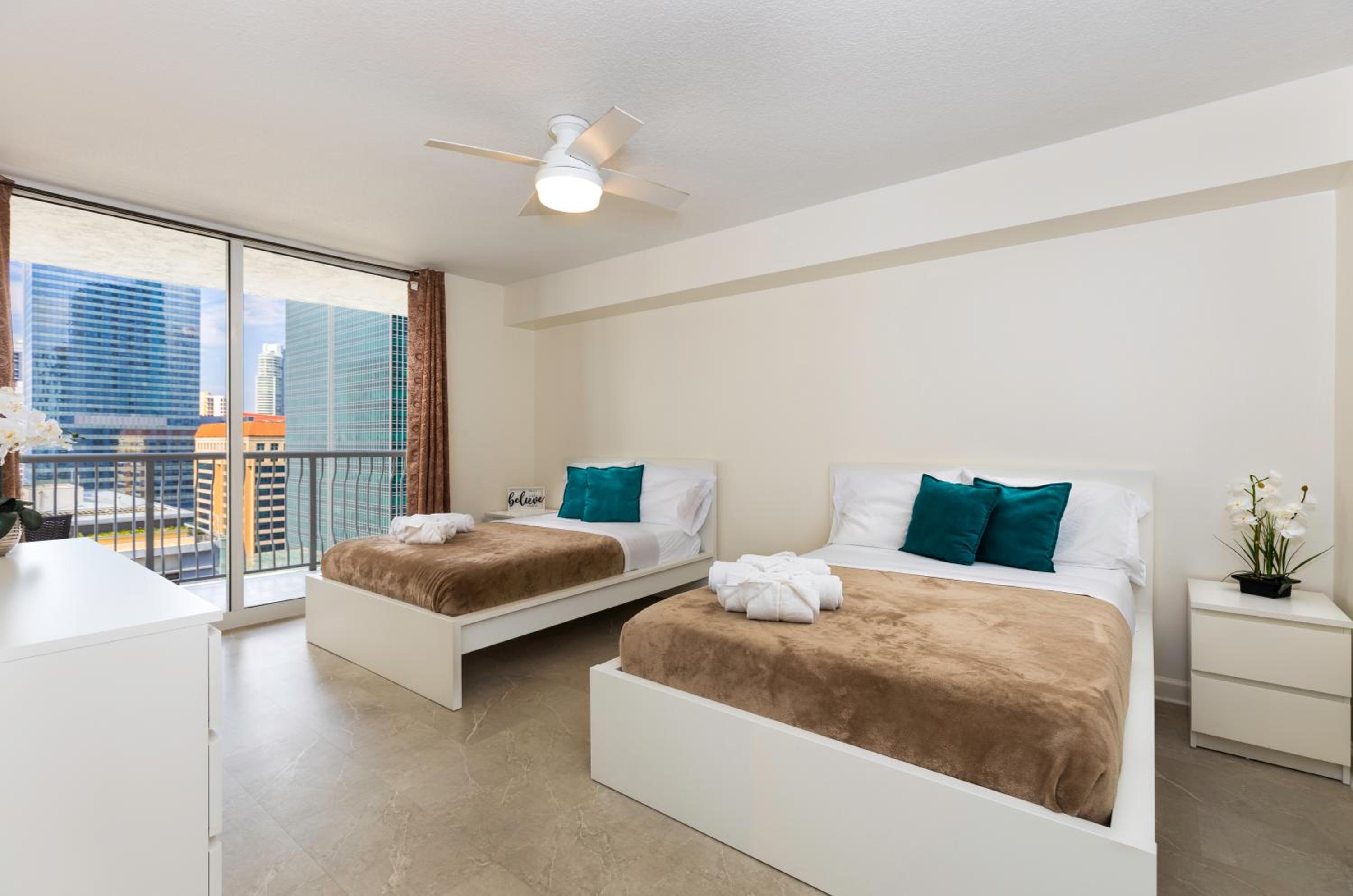 1Bd Apt with Free Parking and Amazing View