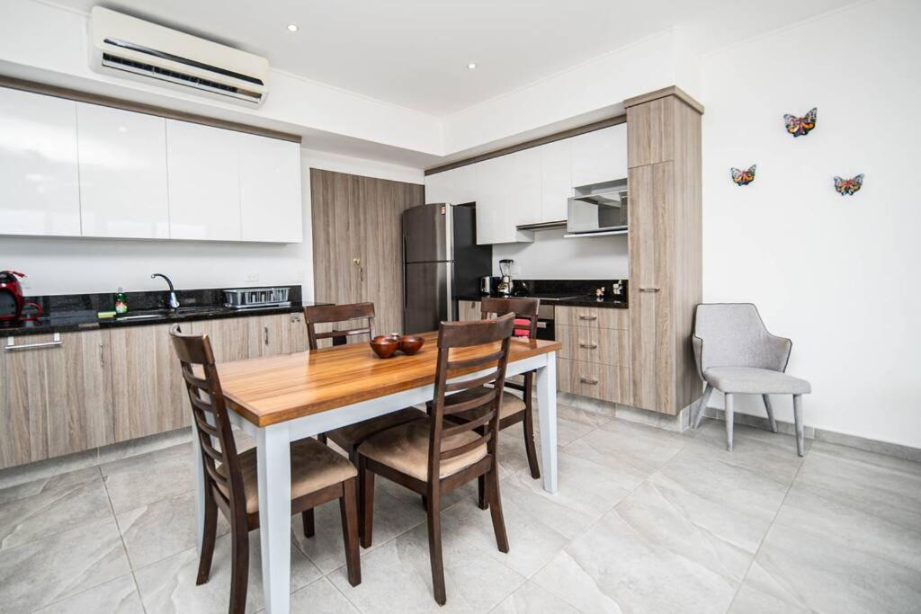 MAREA306 - Modern apartment 5 minutes from the beach with a rooftop pool view 4