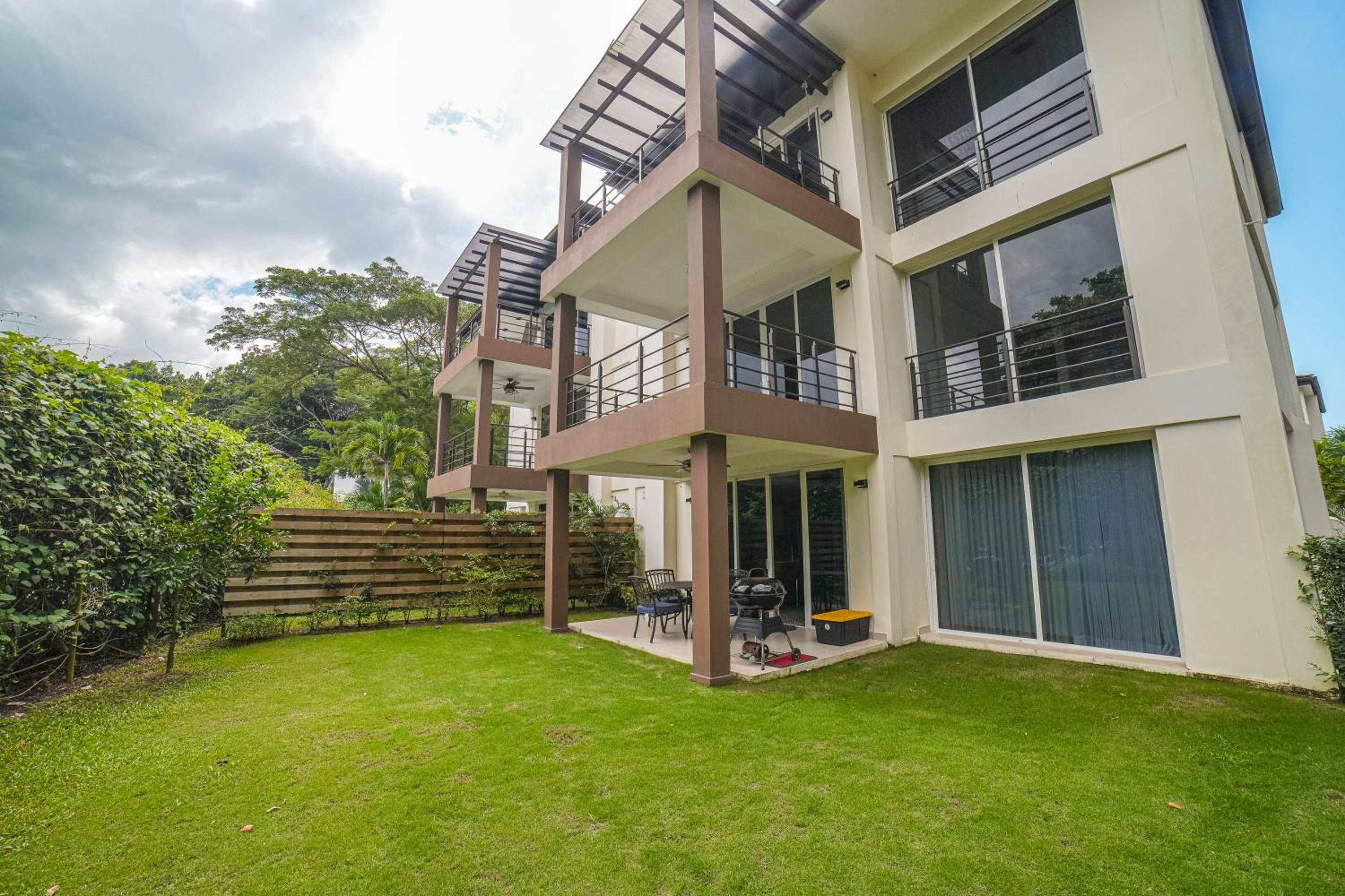 CR Luxury Vacation Rentals