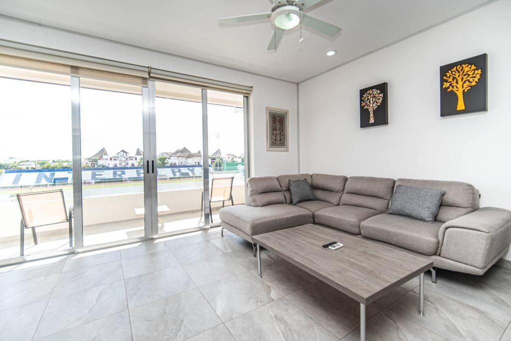 MAREA306 - Modern apartment 5 minutes from the beach with a rooftop pool view 2