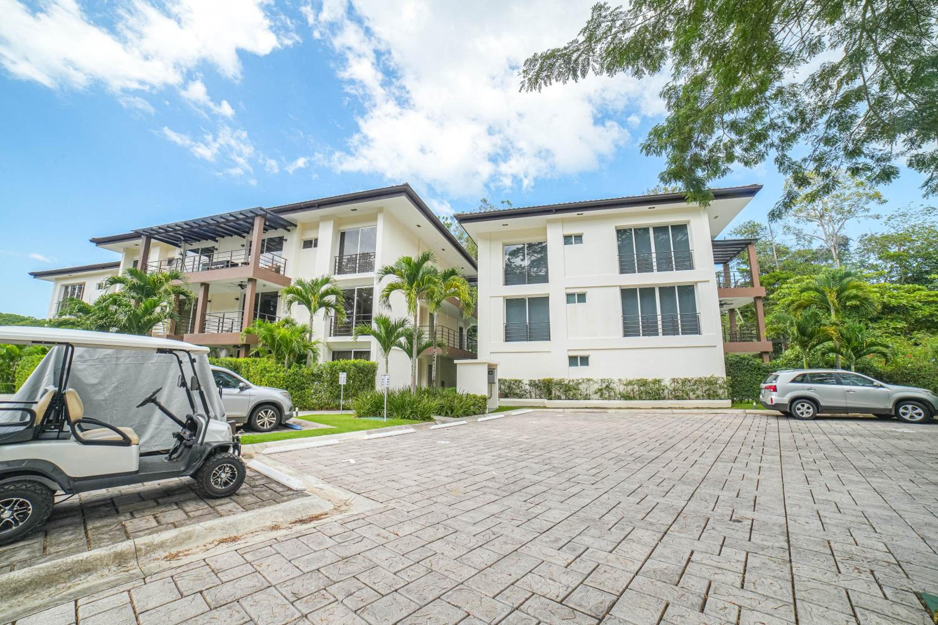 CR Luxury Vacation Rentals