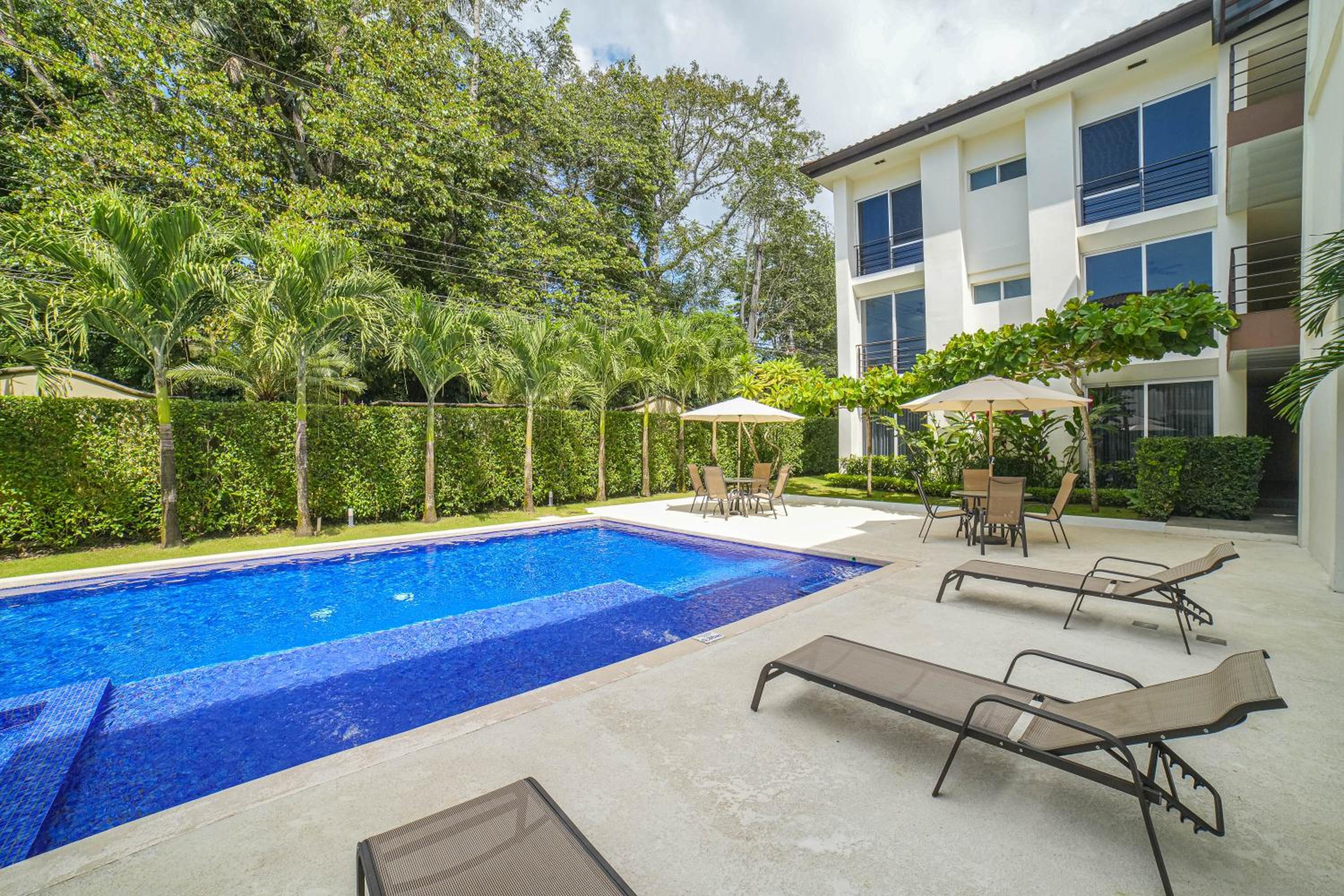 CR Luxury Vacation Rentals