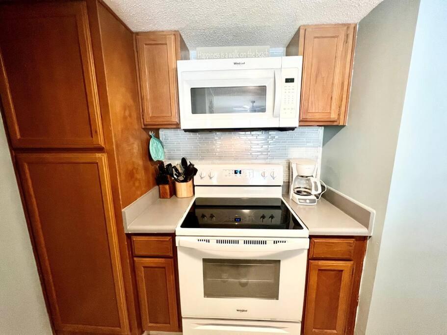 Cheapest on the Beach-Oceanfront-Heated Pool!