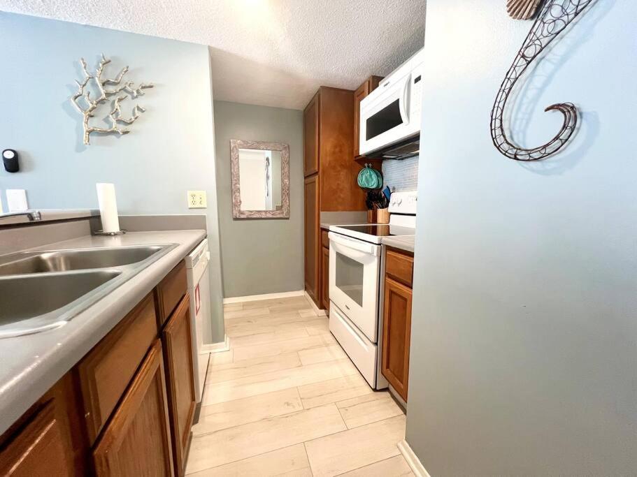 Cheapest on the Beach-Oceanfront-Heated Pool!