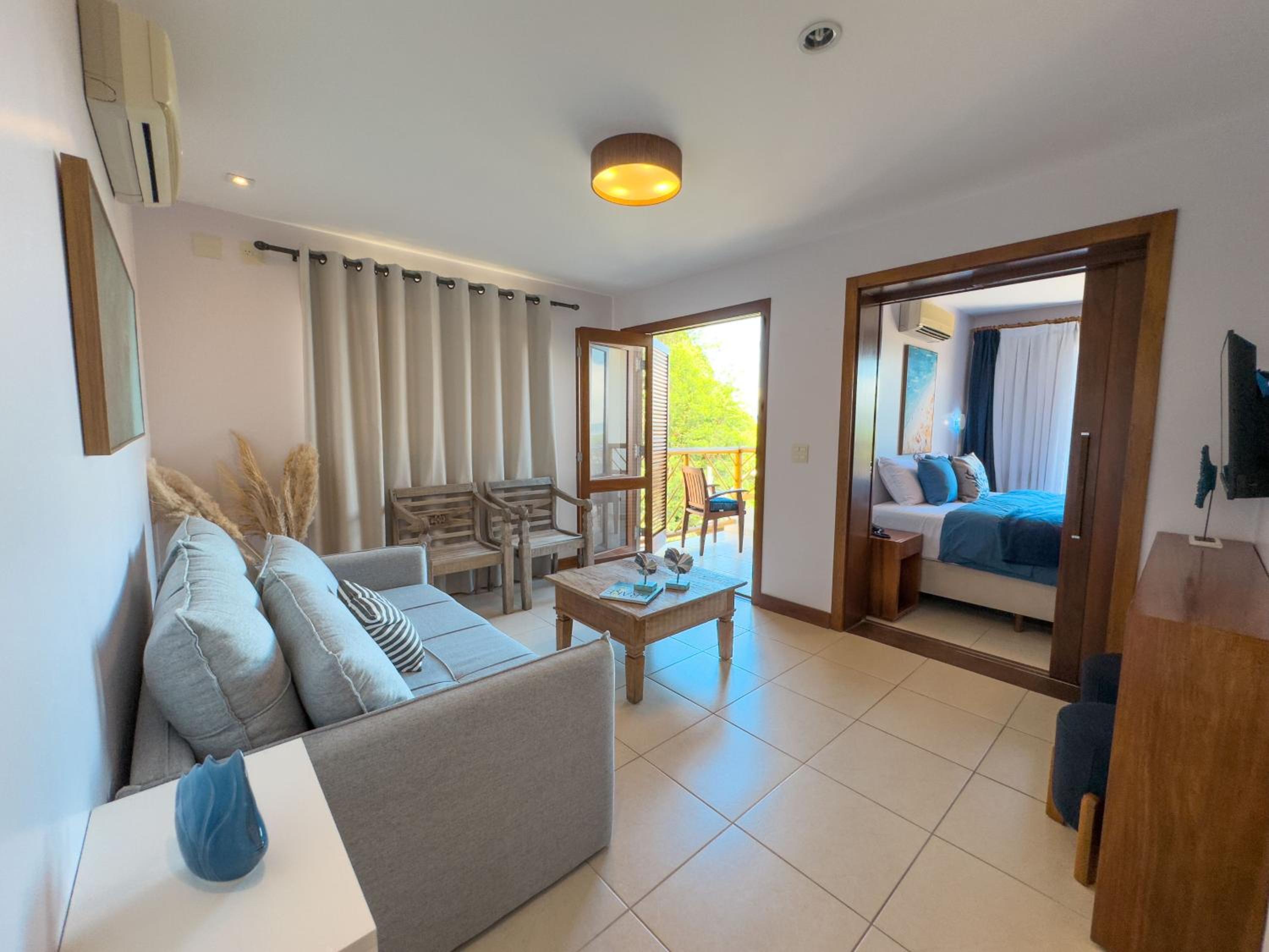 A Casa 46 Ilhabela - Praia do Curral - Refúgio à Beira-Mar, Condominio Yacamim