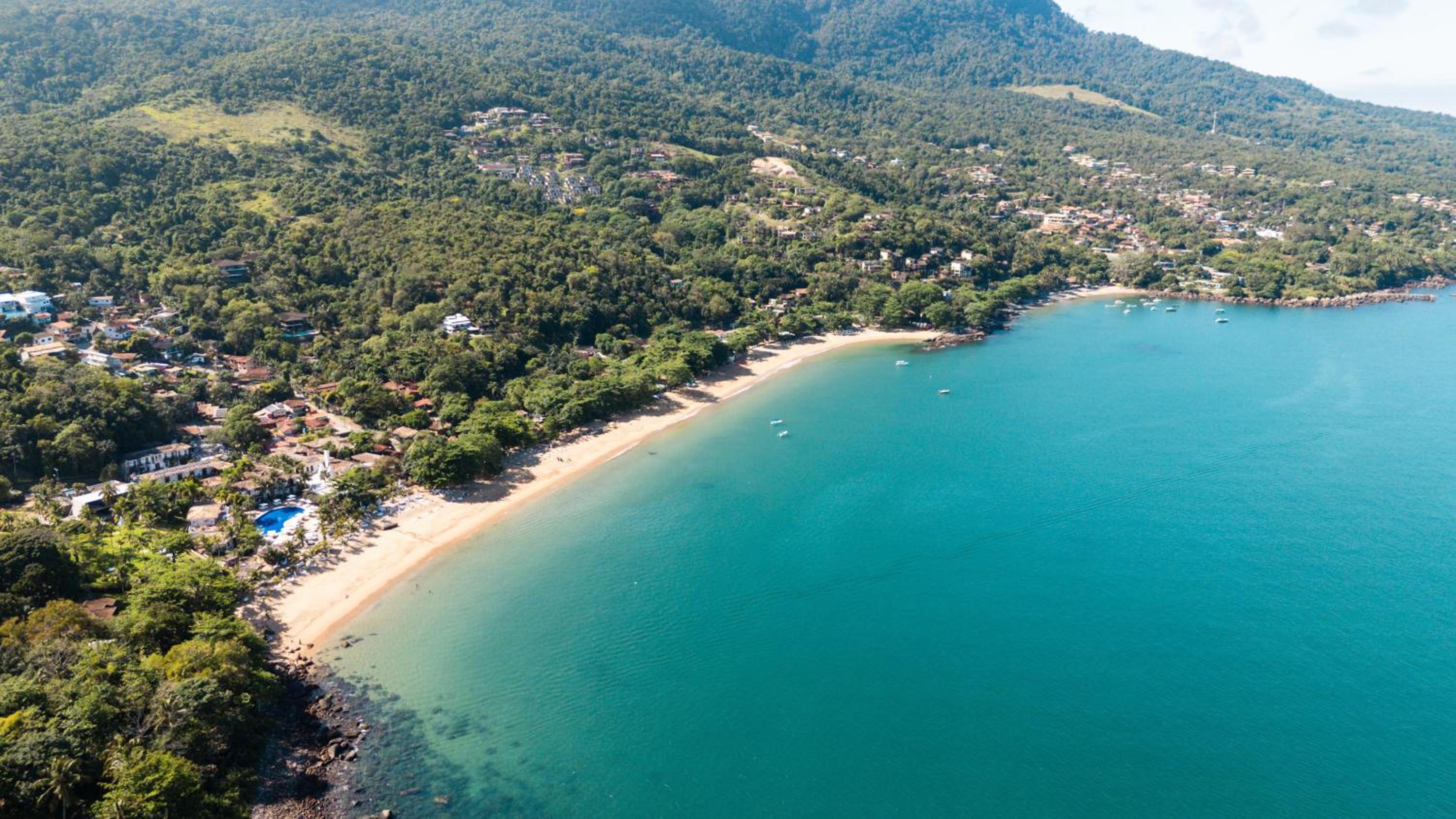 A Casa 46 Ilhabela - Praia do Curral - Refúgio à Beira-Mar, Condominio Yacamim