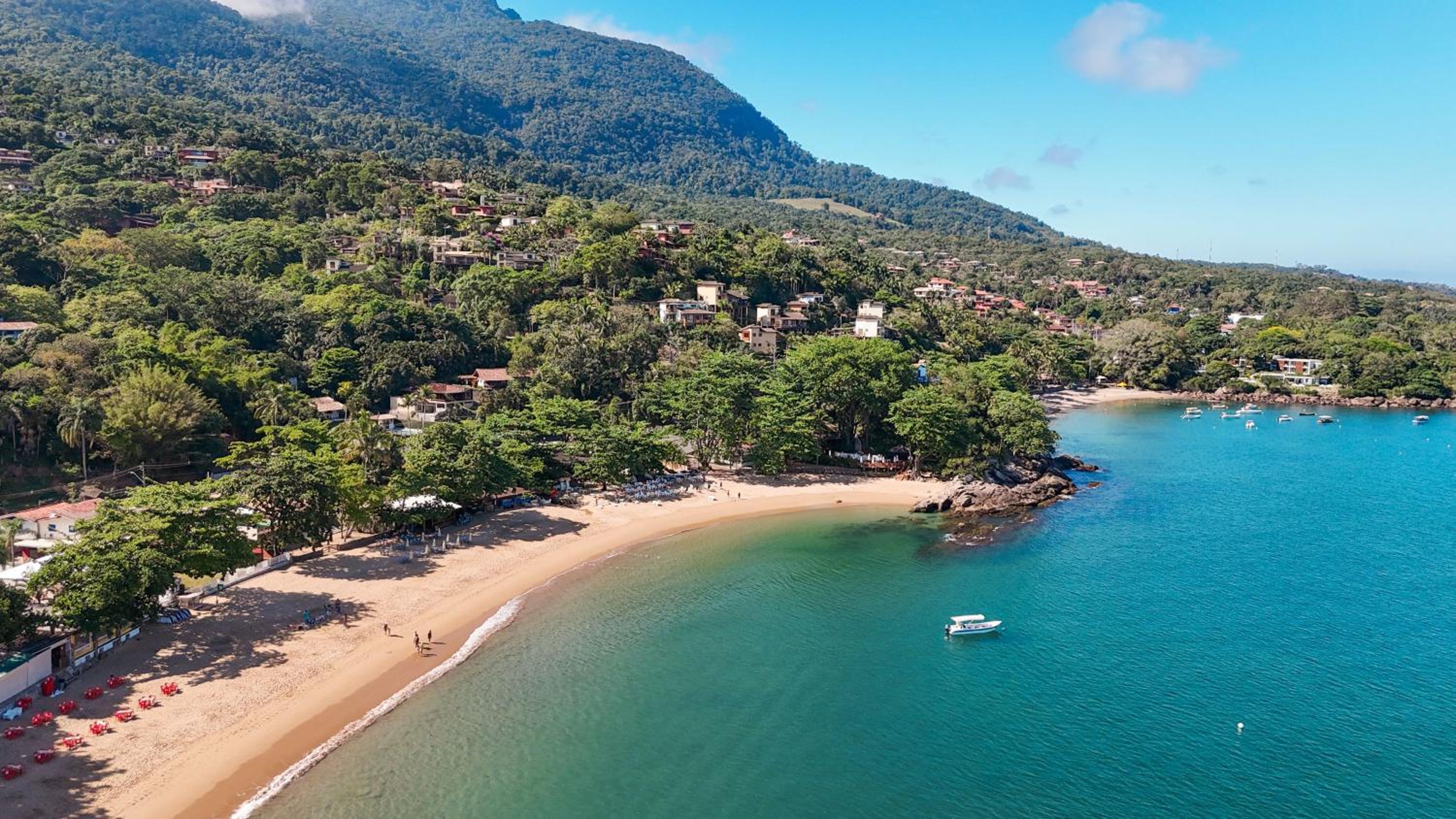 A Casa 46 Ilhabela - Praia do Curral - Refúgio à Beira-Mar, Condominio Yacamim