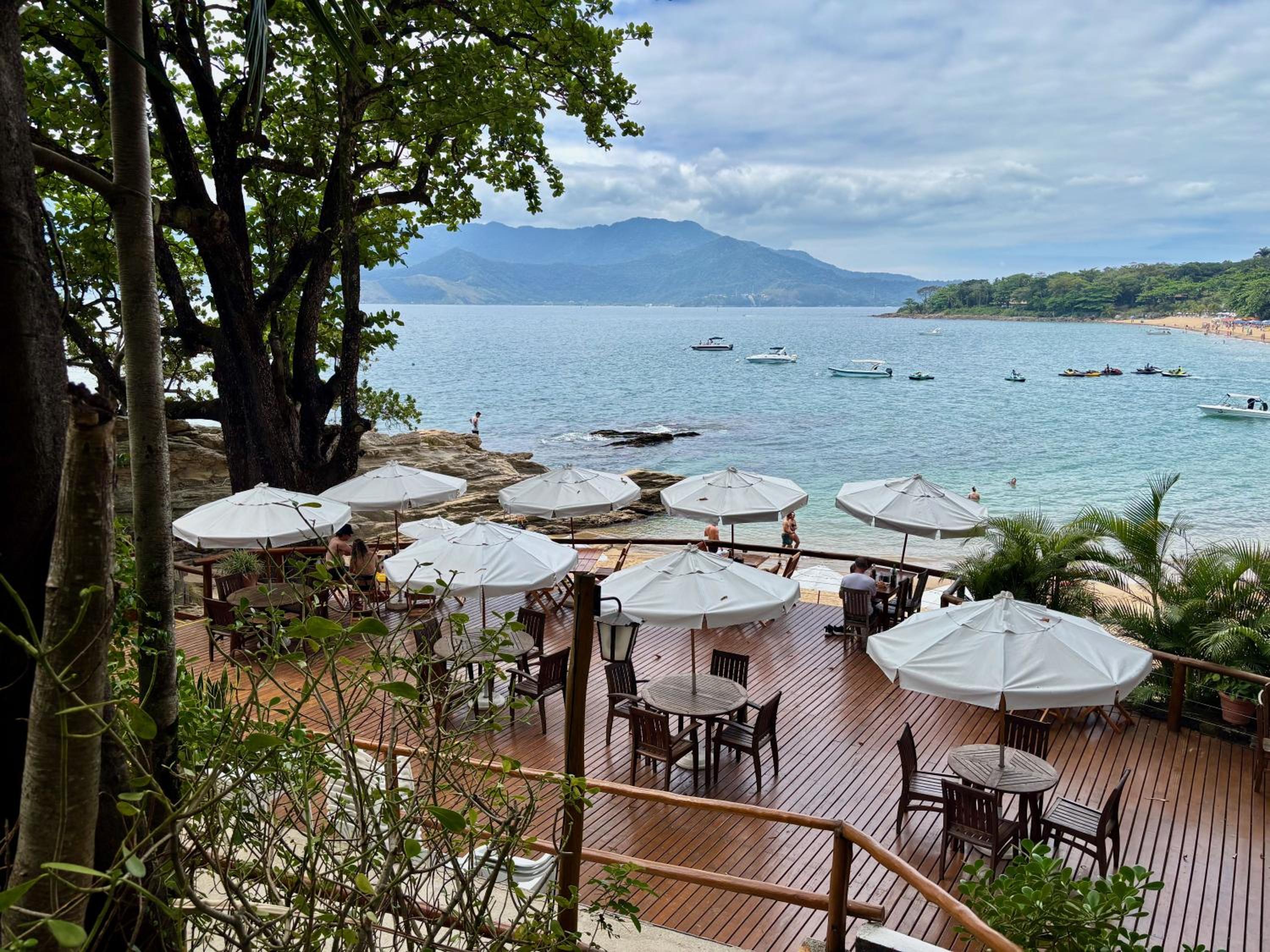 A Casa 46 Ilhabela - Praia do Curral - Refúgio à Beira-Mar, Condominio Yacamim