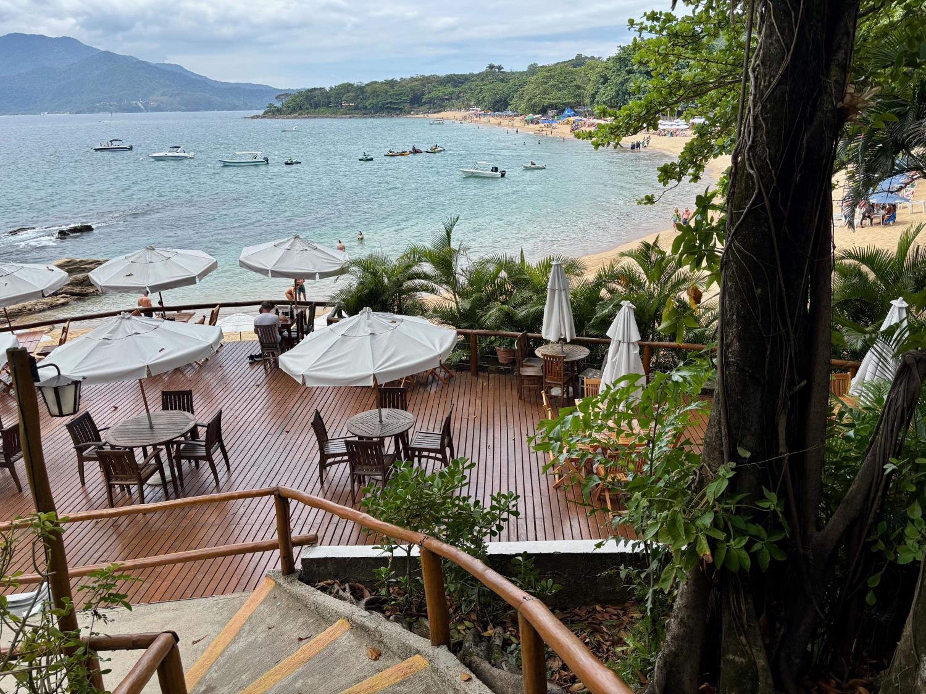 A Casa 46 Ilhabela - Praia do Curral - Refúgio à Beira-Mar, Condominio Yacamim