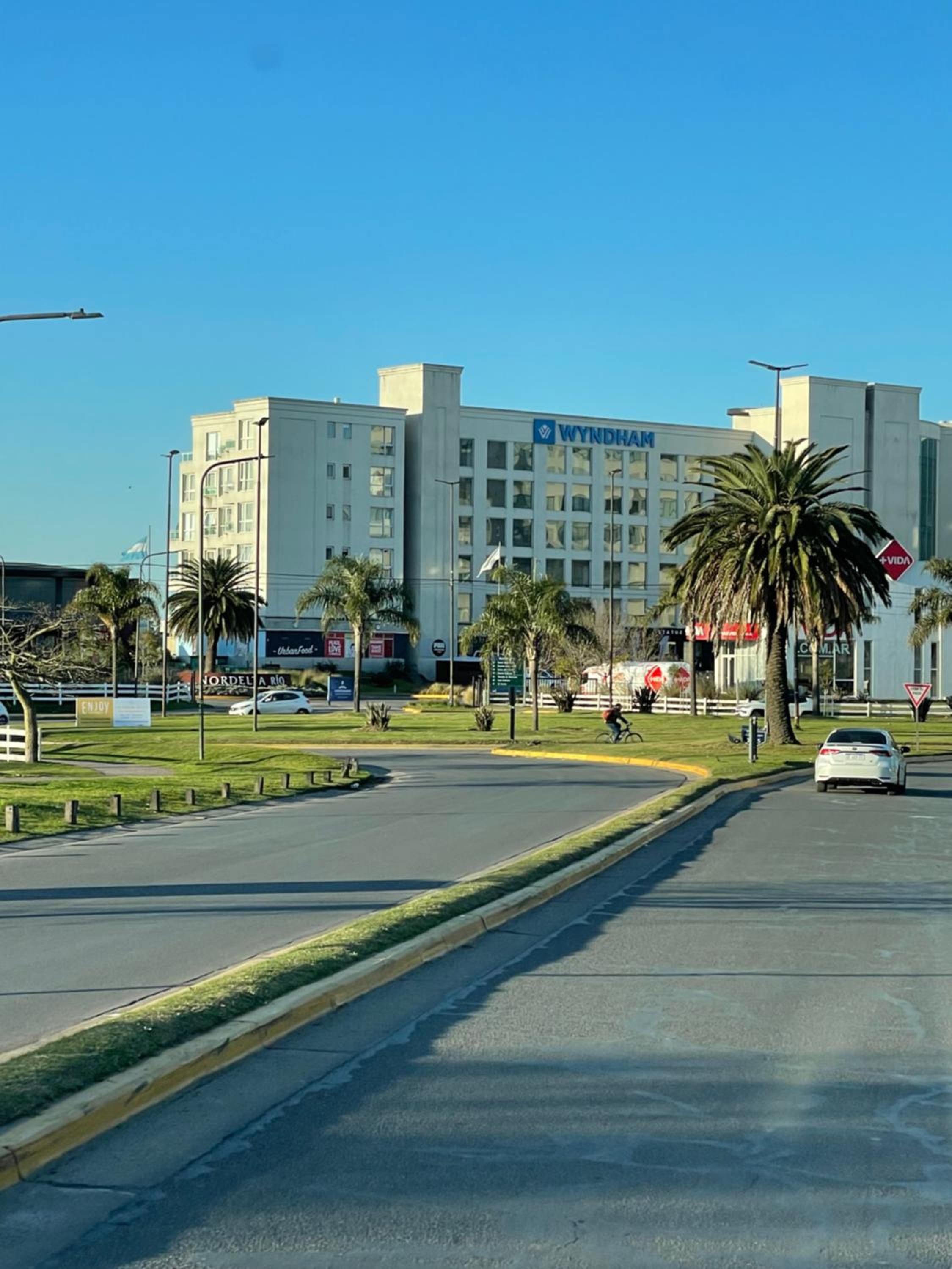 Condominio WYNDHAM NORDELTA DESAYUNO INCLUIDO PISCINA OPCIONAL ARANCELADA !!!!!