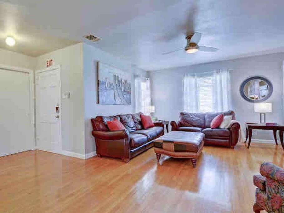 Contractors, Medical, Dtwn Sea Wld,Six Flags,STR view 4