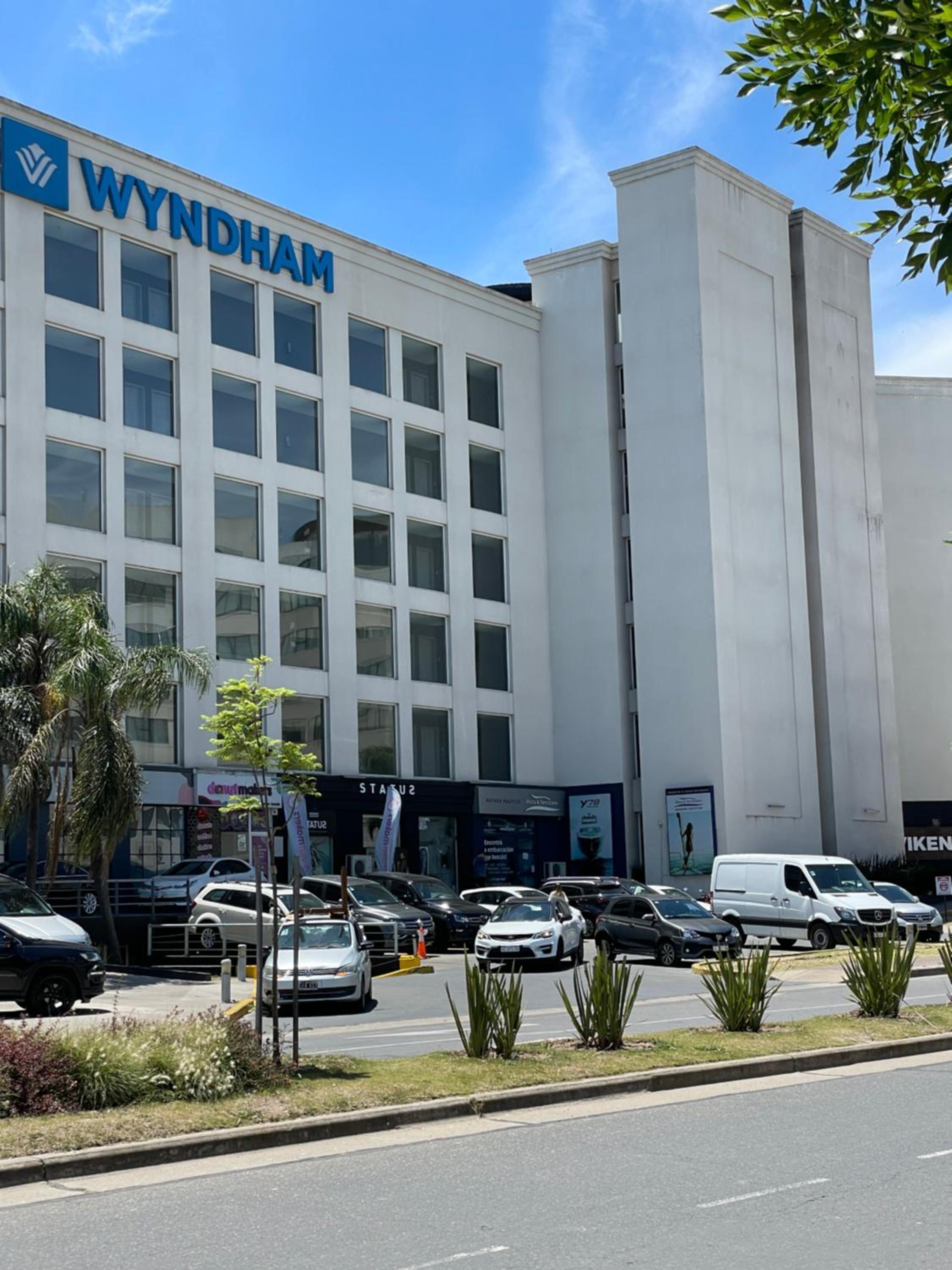 Condominio WYNDHAM NORDELTA DESAYUNO INCLUIDO PISCINA OPCIONAL ARANCELADA !!!!!