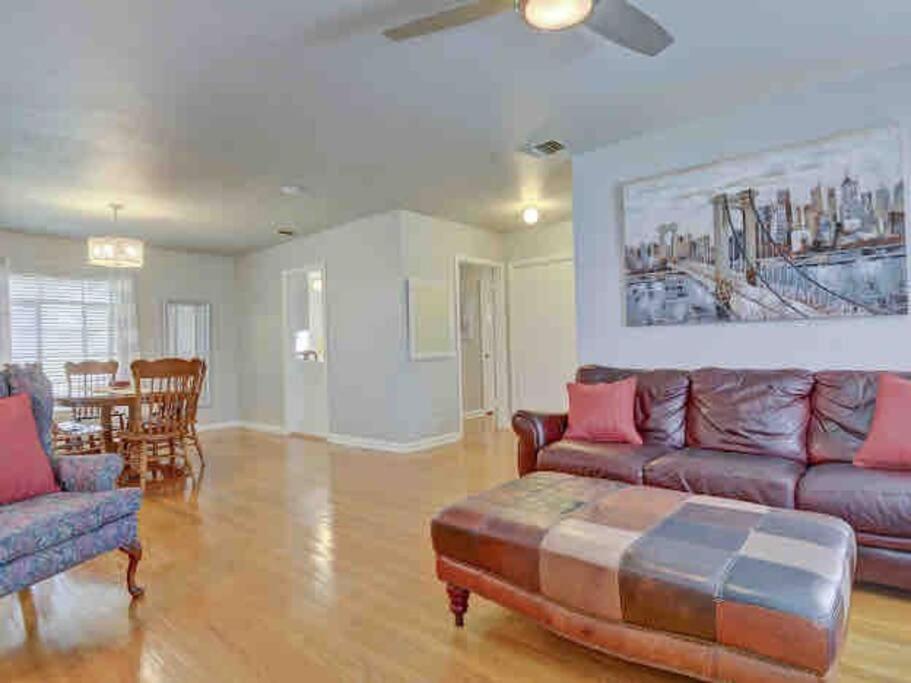 Contractors, Medical, Dtwn Sea Wld,Six Flags,STR view 5