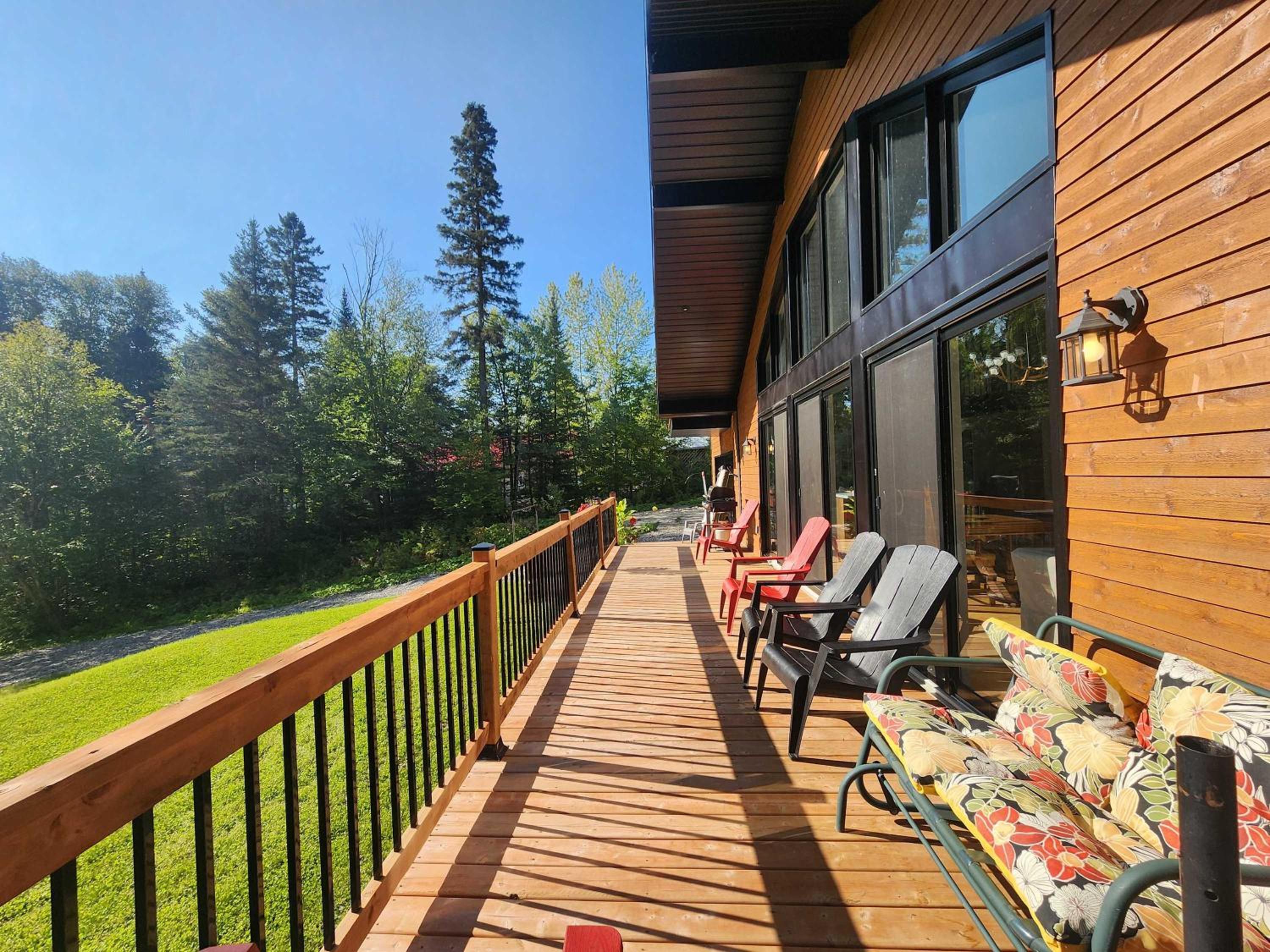Cozy Chalet by the Lake - Your Perfect Escape