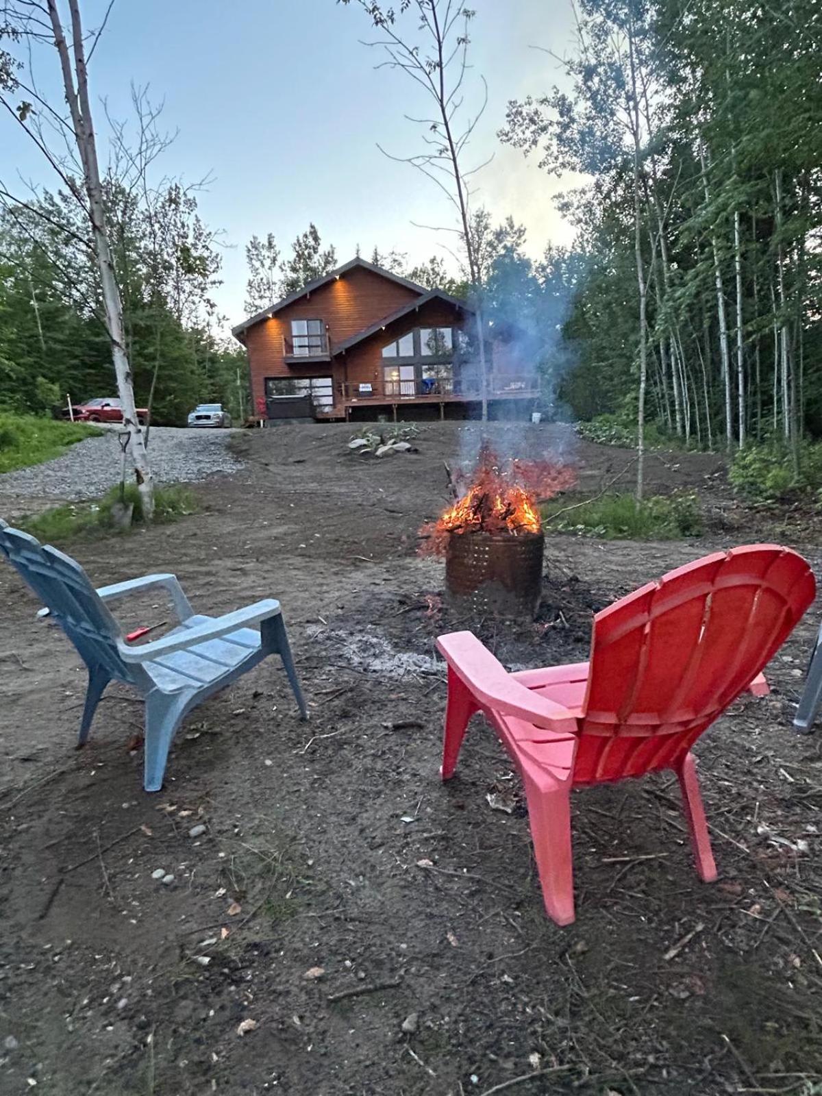 Cozy Chalet by the Lake - Your Perfect Escape