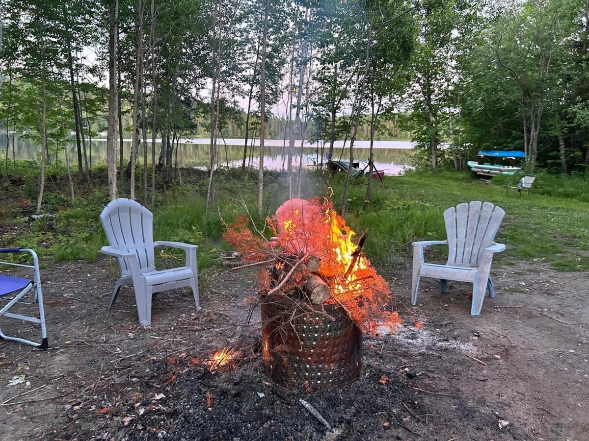 Cozy Chalet by the Lake - Your Perfect Escape