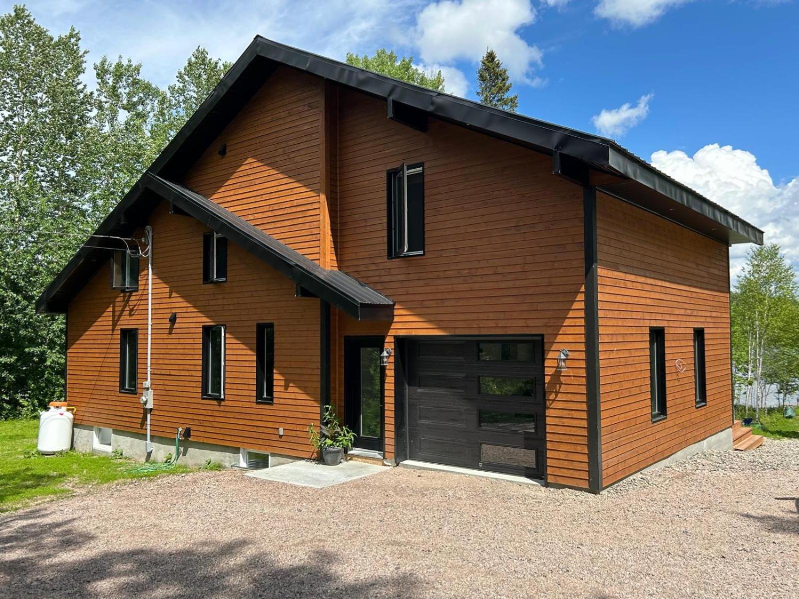 Cozy Chalet by the Lake - Your Perfect Escape