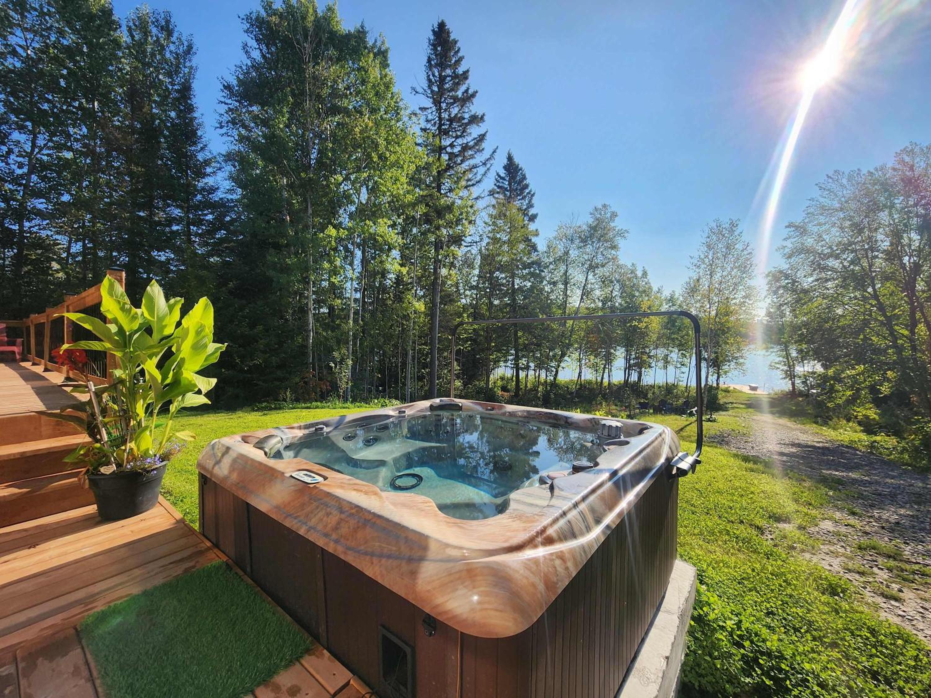 Cozy Chalet by the Lake - Your Perfect Escape