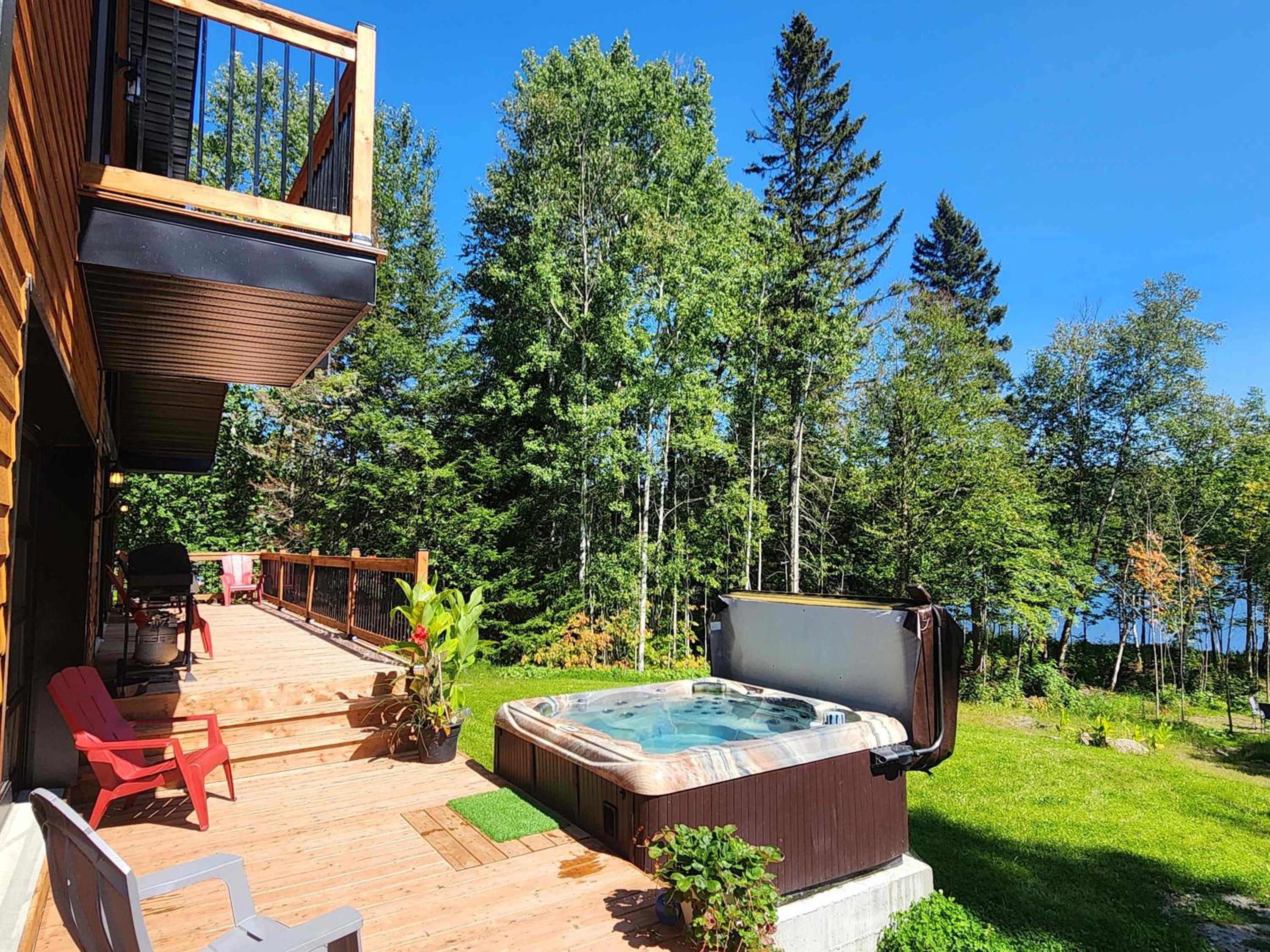 Cozy Chalet by the Lake - Your Perfect Escape