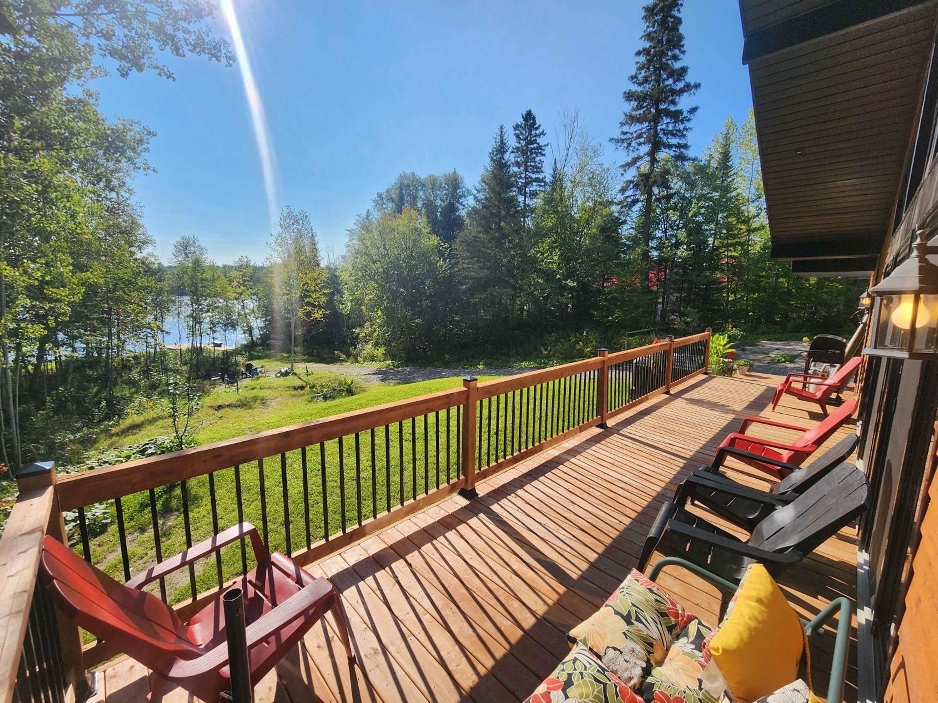 Cozy Chalet by the Lake - Your Perfect Escape
