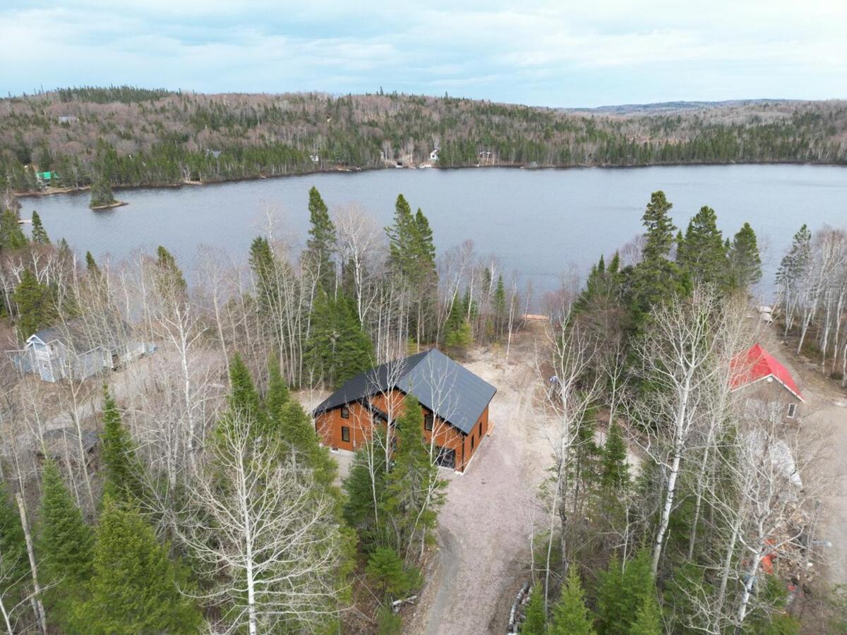 Cozy Chalet by the Lake - Your Perfect Escape