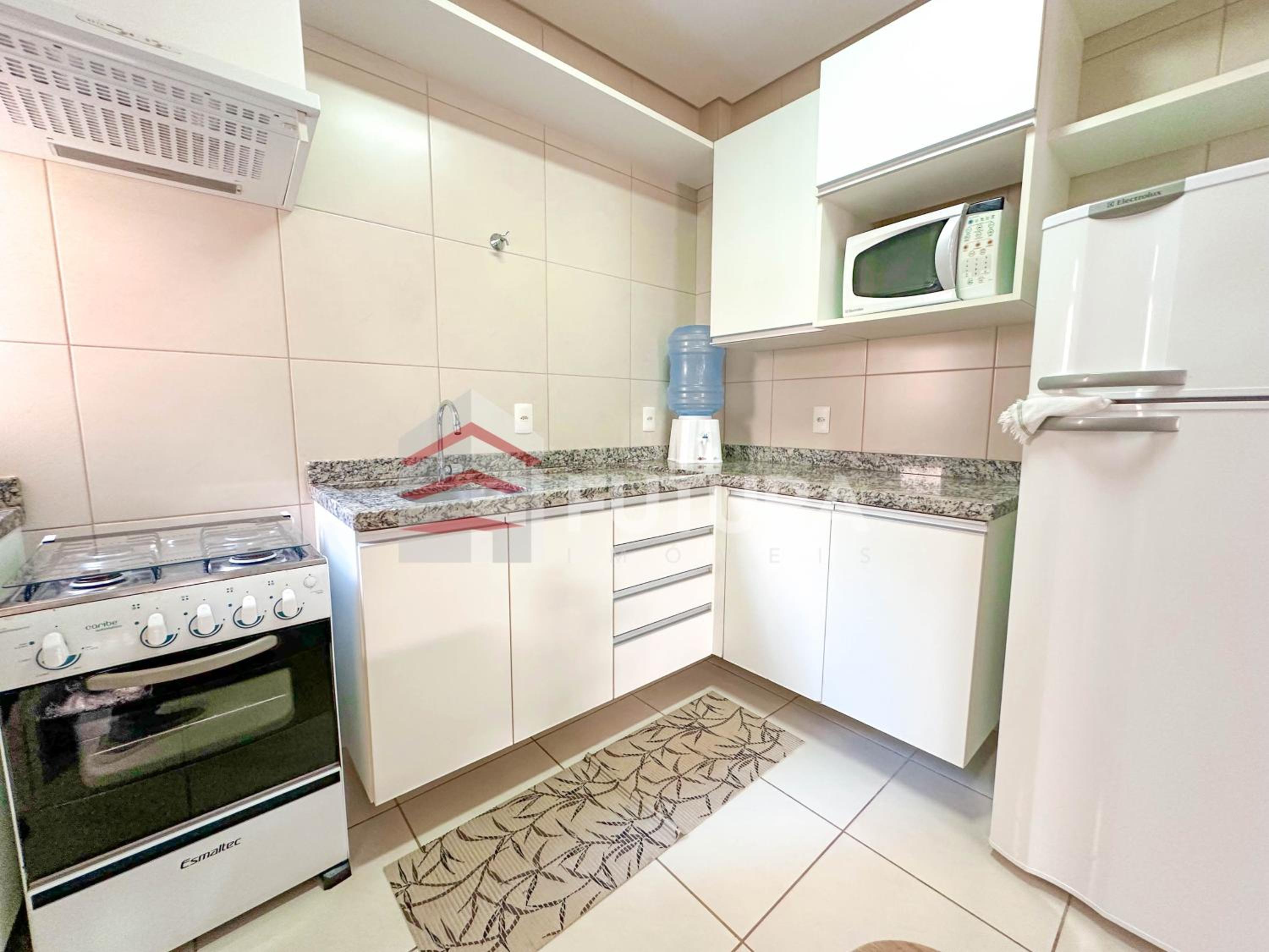 Apartamento 02 dormitórios em Mariscal - LA019EF