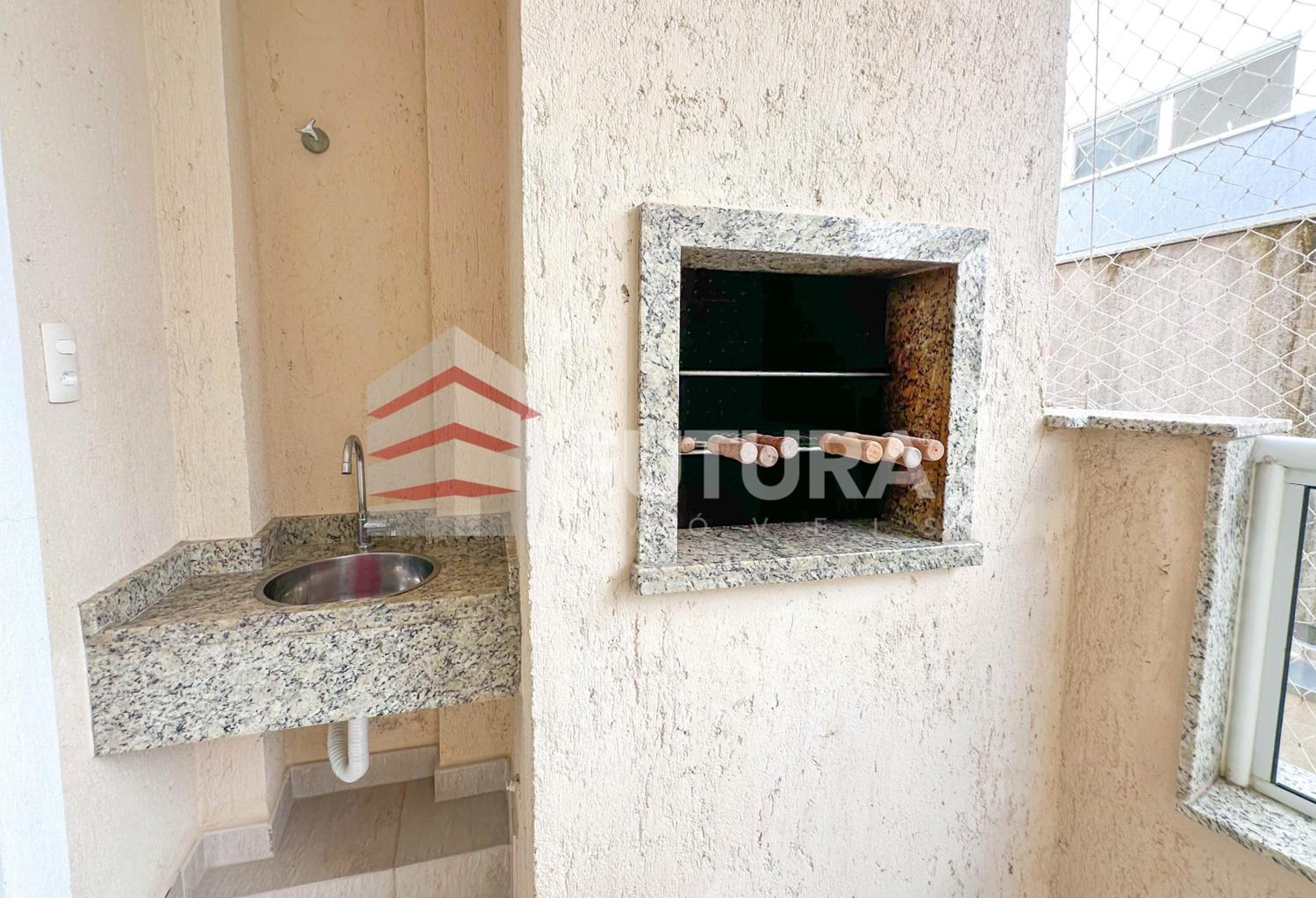 Apartamento 02 dormitórios em Mariscal - LA019EF