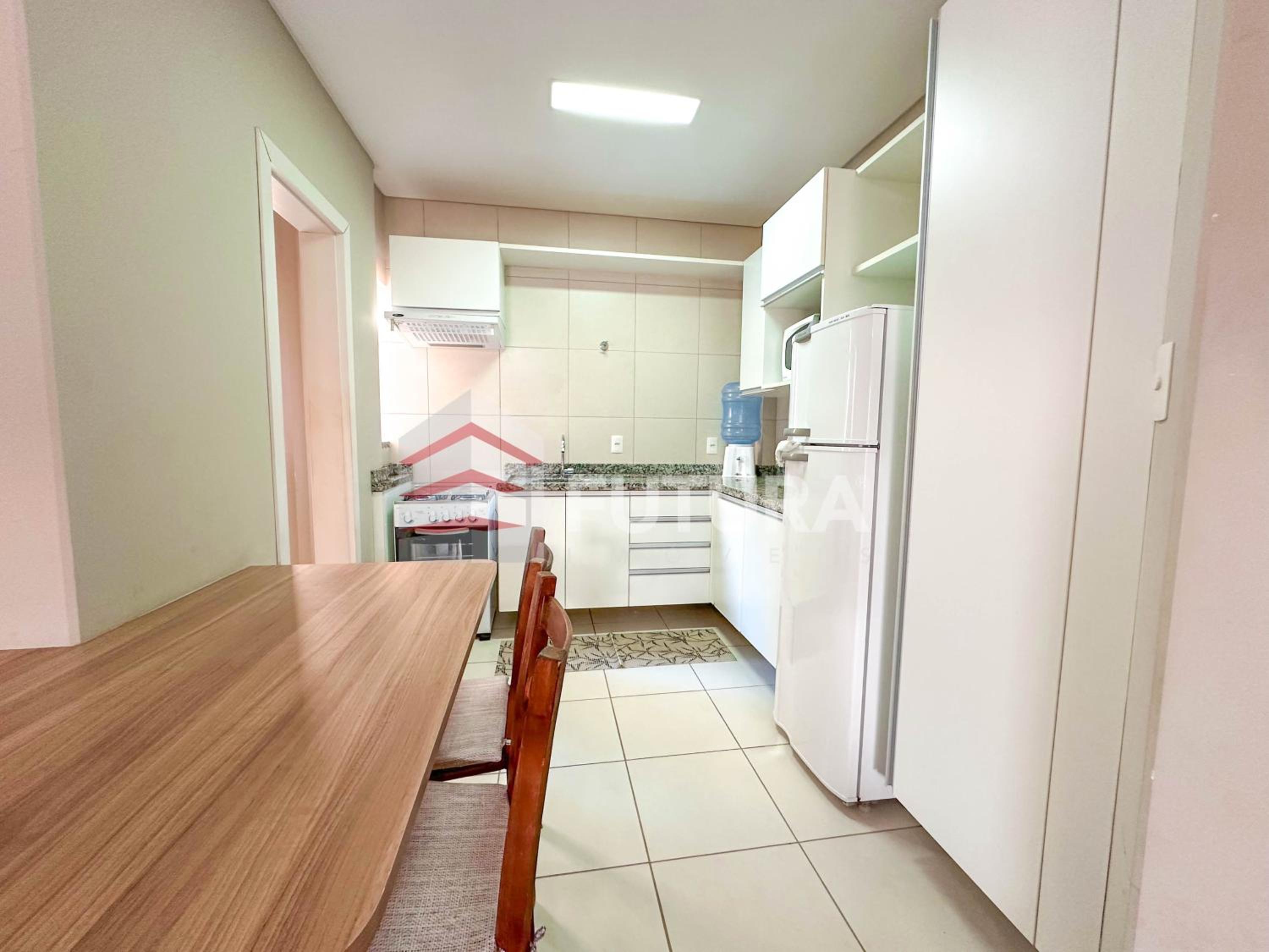 Apartamento 02 dormitórios em Mariscal - LA019EF