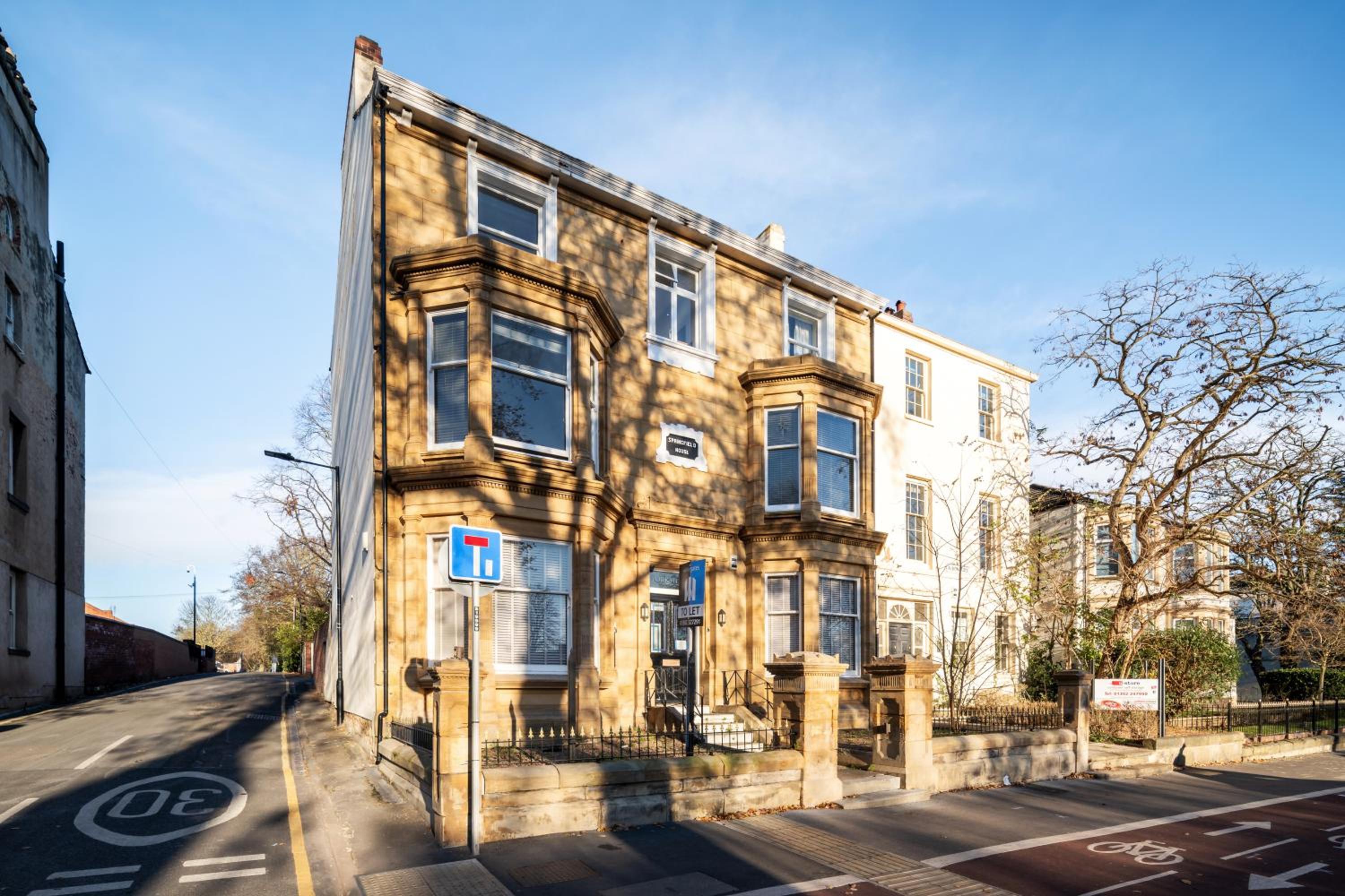 Stunning Doncaster City Centre Apartment, with 2 Double beds