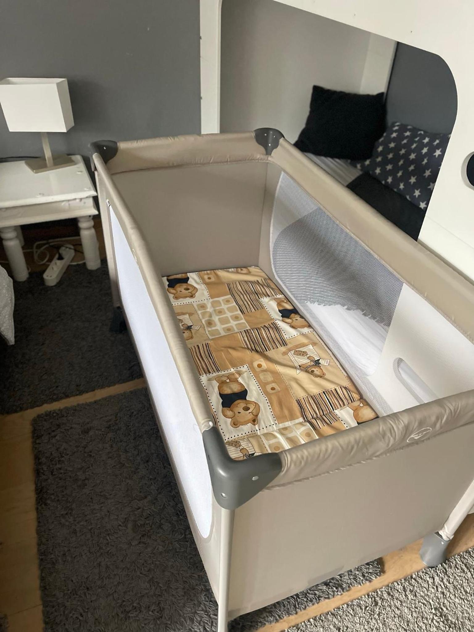 2 moderne Schlafzimmer mit großem Bad 62qm - Architektenhaus, ruhig, 2 min A8