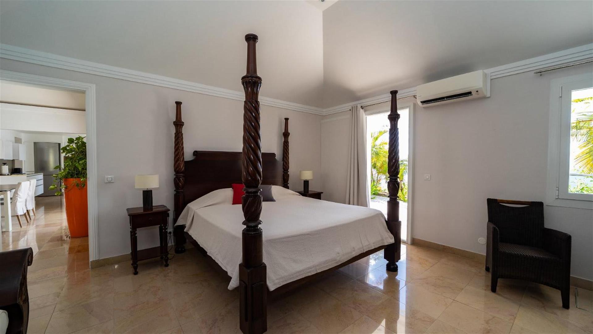Glorious Villa Perfect for a Romantic Stay