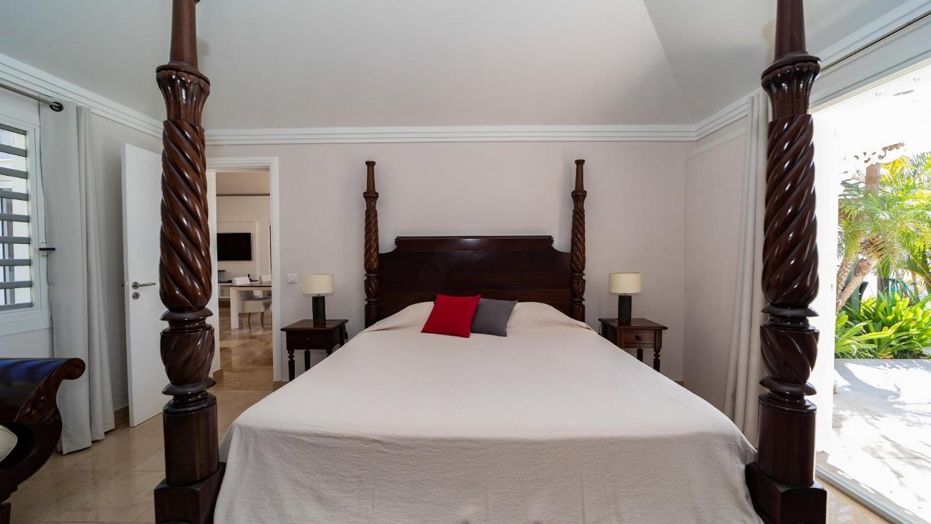Glorious Villa Perfect for a Romantic Stay
