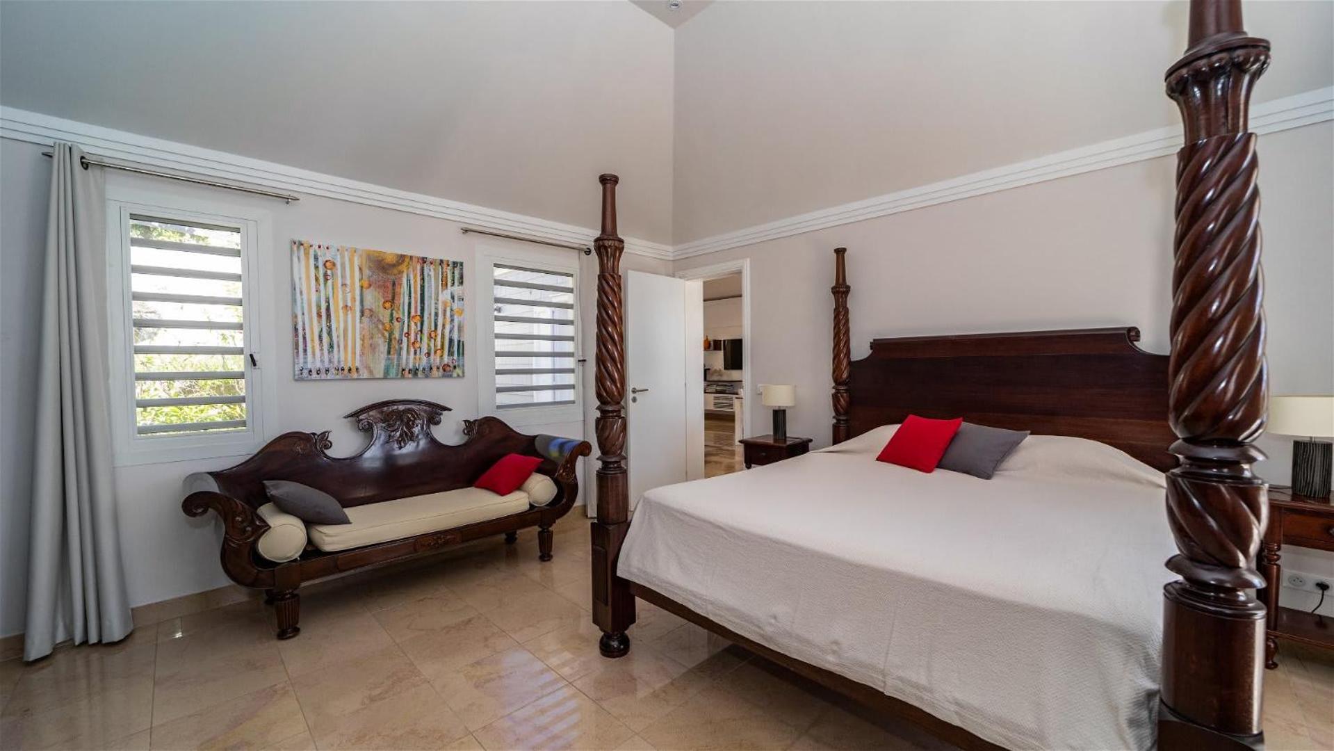 Glorious Villa Perfect for a Romantic Stay