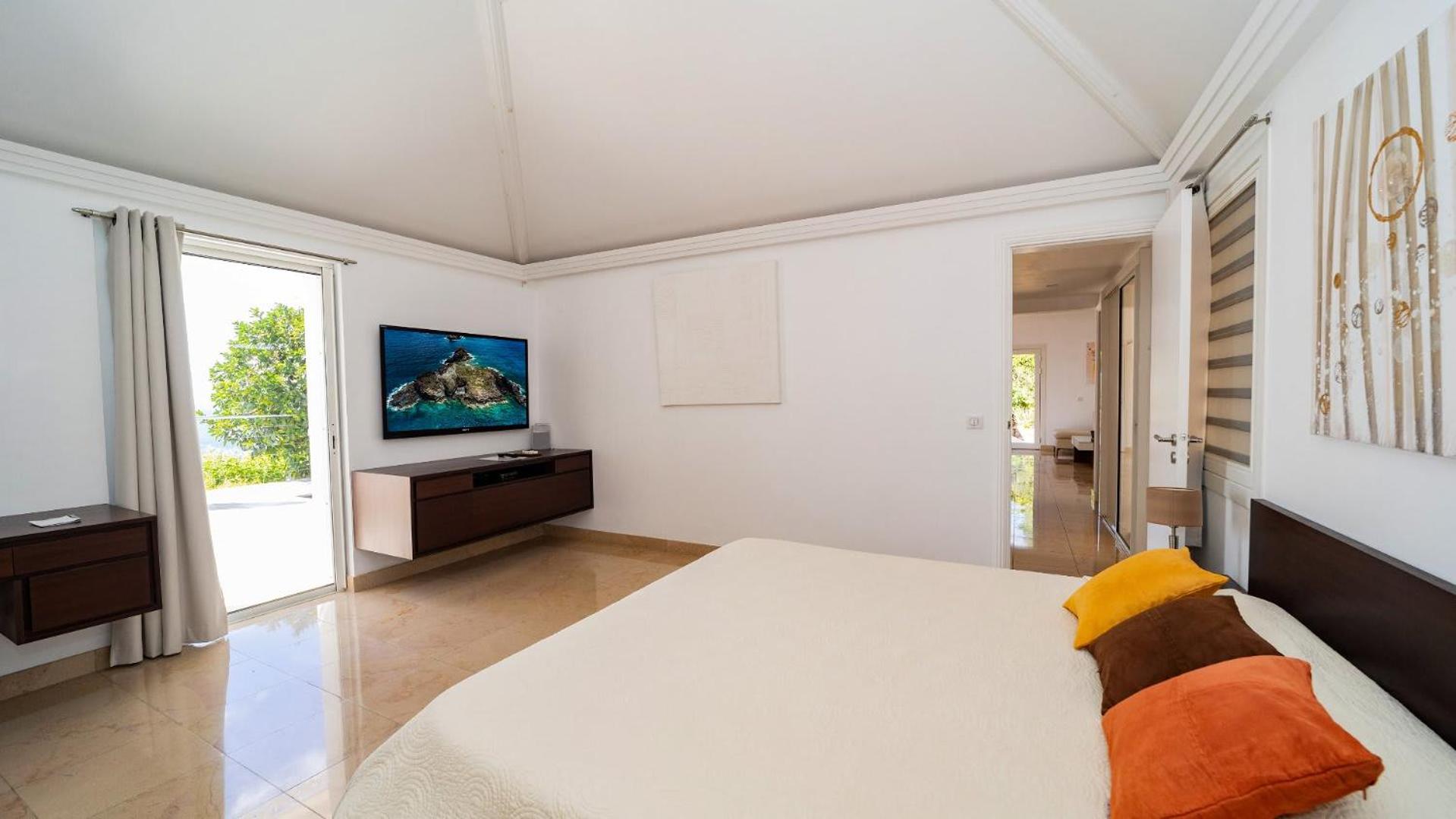 Glorious Villa Perfect for a Romantic Stay