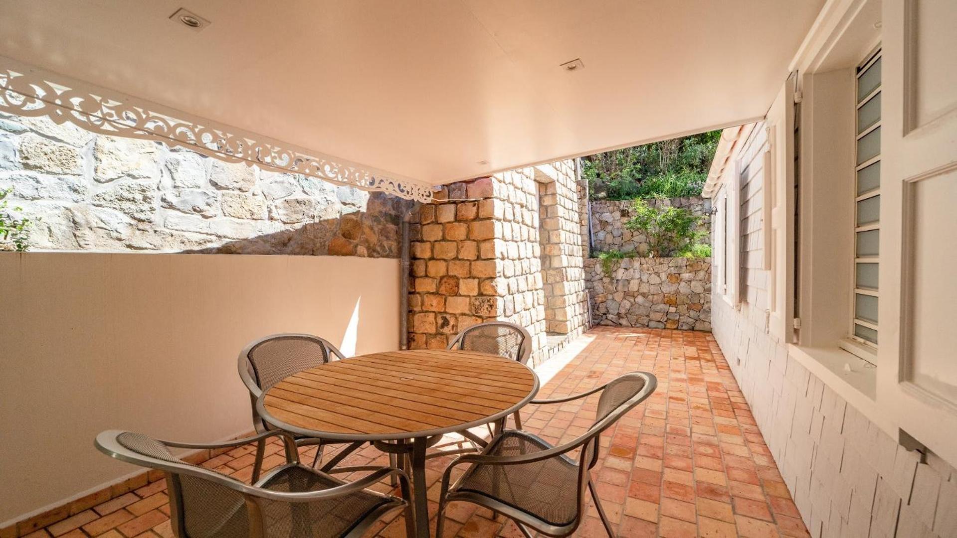 Glorious Villa Perfect for a Romantic Stay