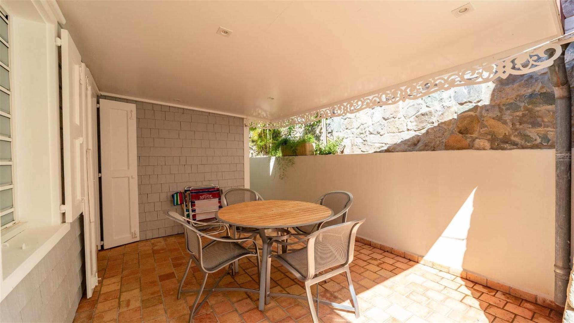 Glorious Villa Perfect for a Romantic Stay