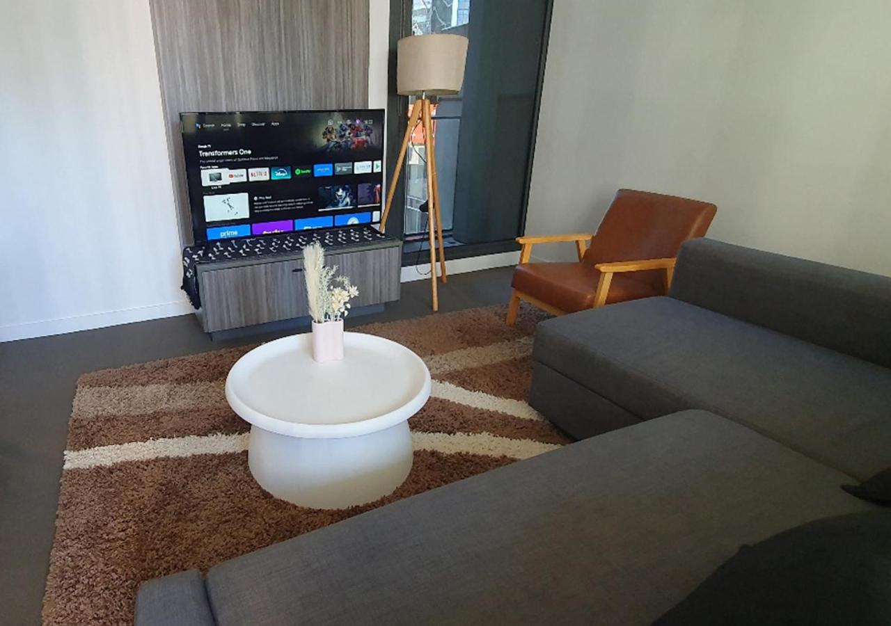 CBD Modern 2B2B Apt, Indoor Pool Sauna, Nice view