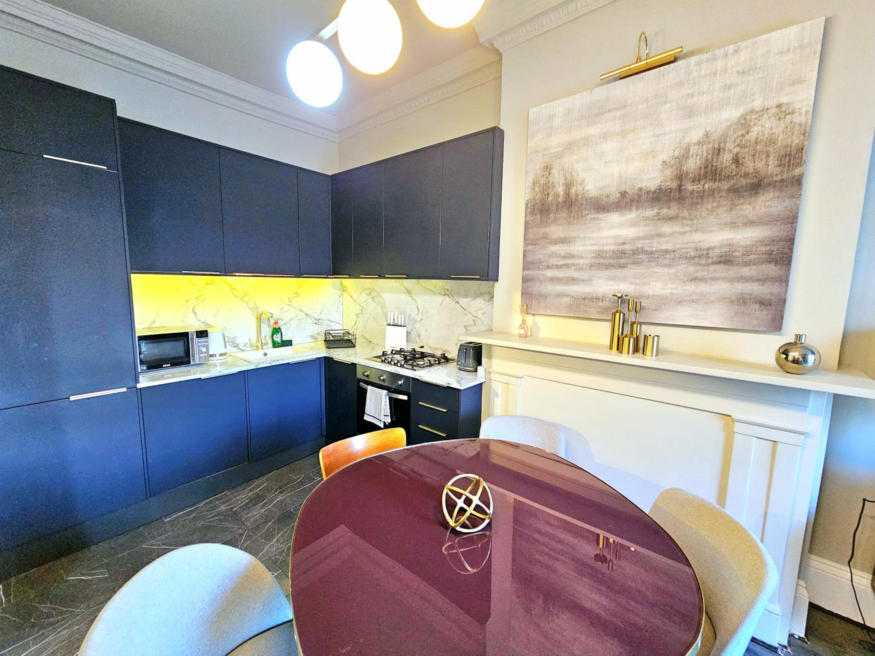 Stylish & Cosy Hyde Park Home by Tube Metro Stations with Elevator - Lift