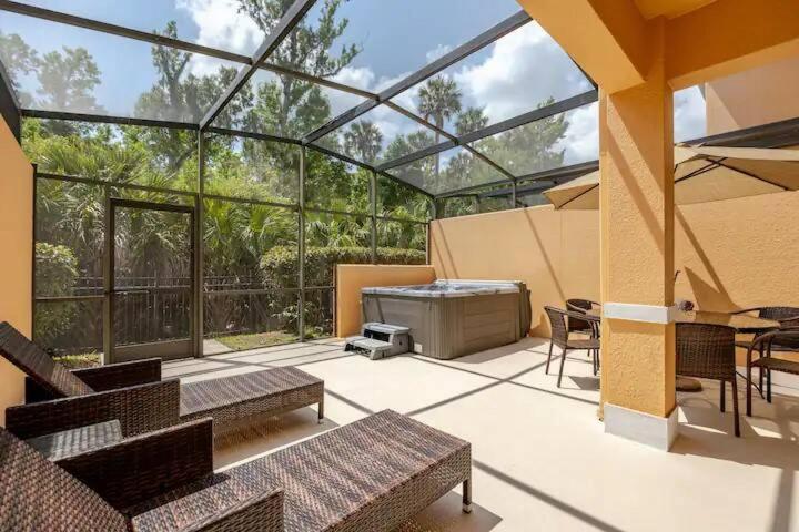 Corvette Getaway - 2 beds - jacuzzi - Forest view