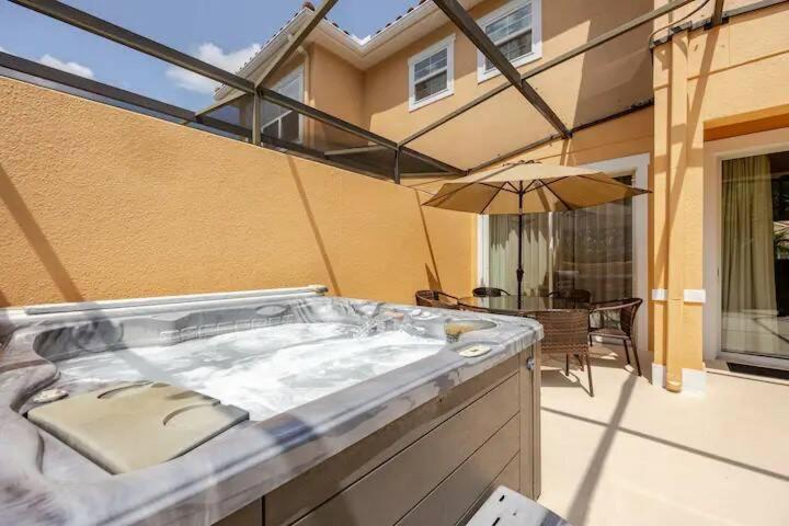 Corvette Getaway - 2 beds - jacuzzi - Forest view