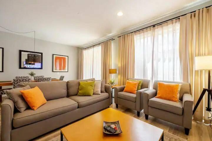 Corvette Getaway - 2 beds - jacuzzi - Forest view