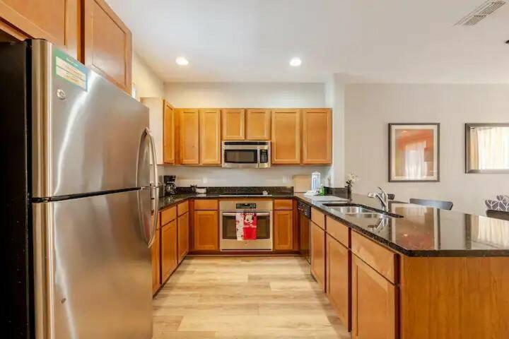 Corvette Getaway - 2 beds - jacuzzi - Forest view