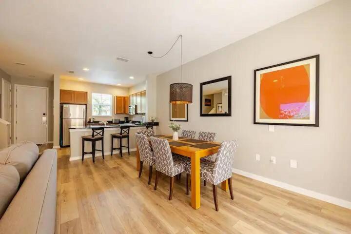 Corvette Getaway - 2 beds - jacuzzi - Forest view