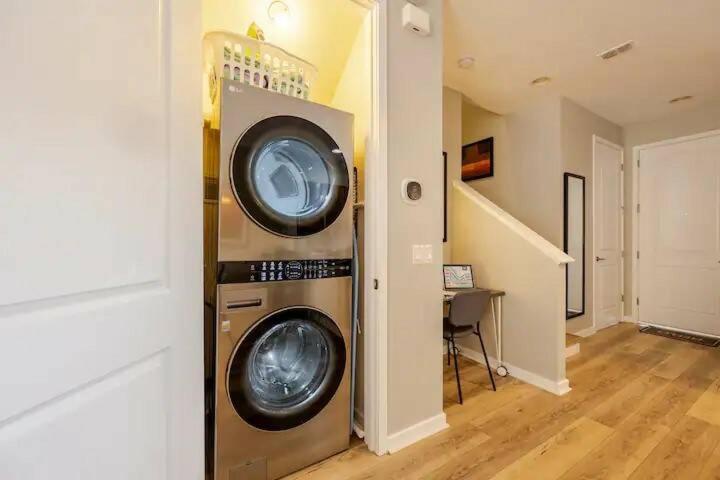 Corvette Getaway - 2 beds - jacuzzi - Forest view