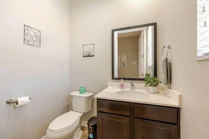 Corvette Getaway - 2 beds - jacuzzi - Forest view